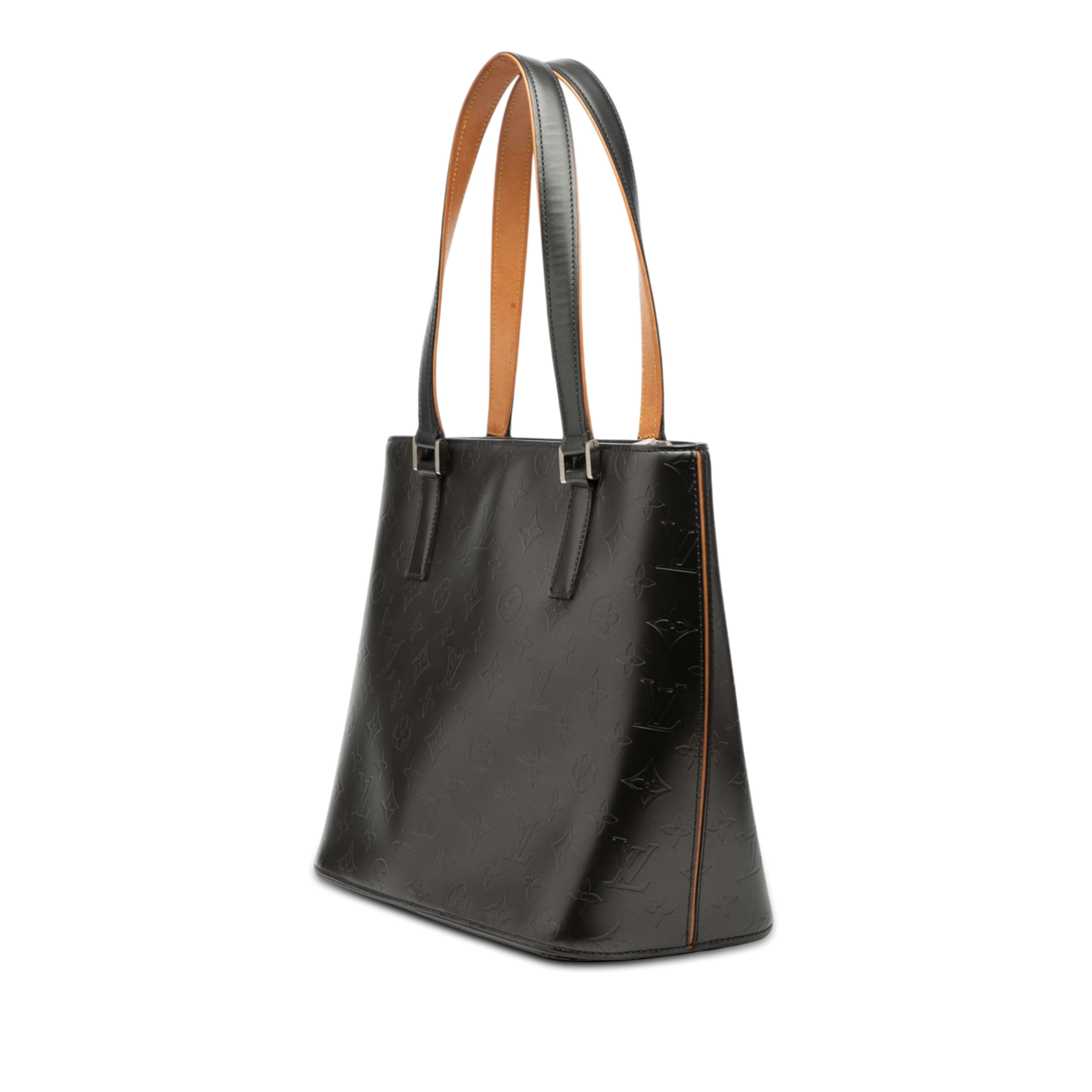 Louis Vuitton Monogram Mat Stockton, från Luxclusif, i färgen dark gray. Klicka för att öppna bilden i stort format