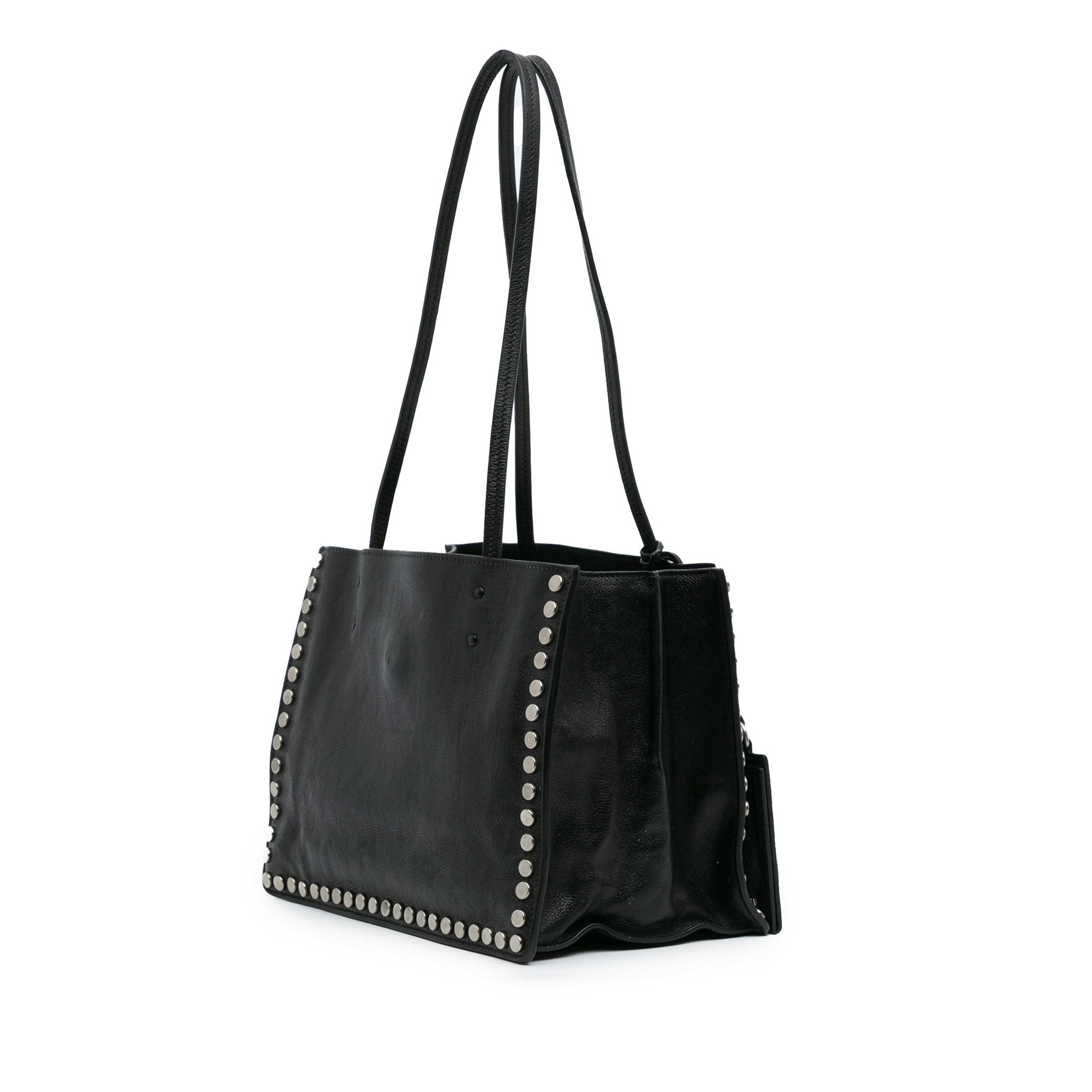 Prada Glace Calf Studded Etiquette Tote, från Luxclusif, i färgen black. Klicka för att öppna bilden i stort format