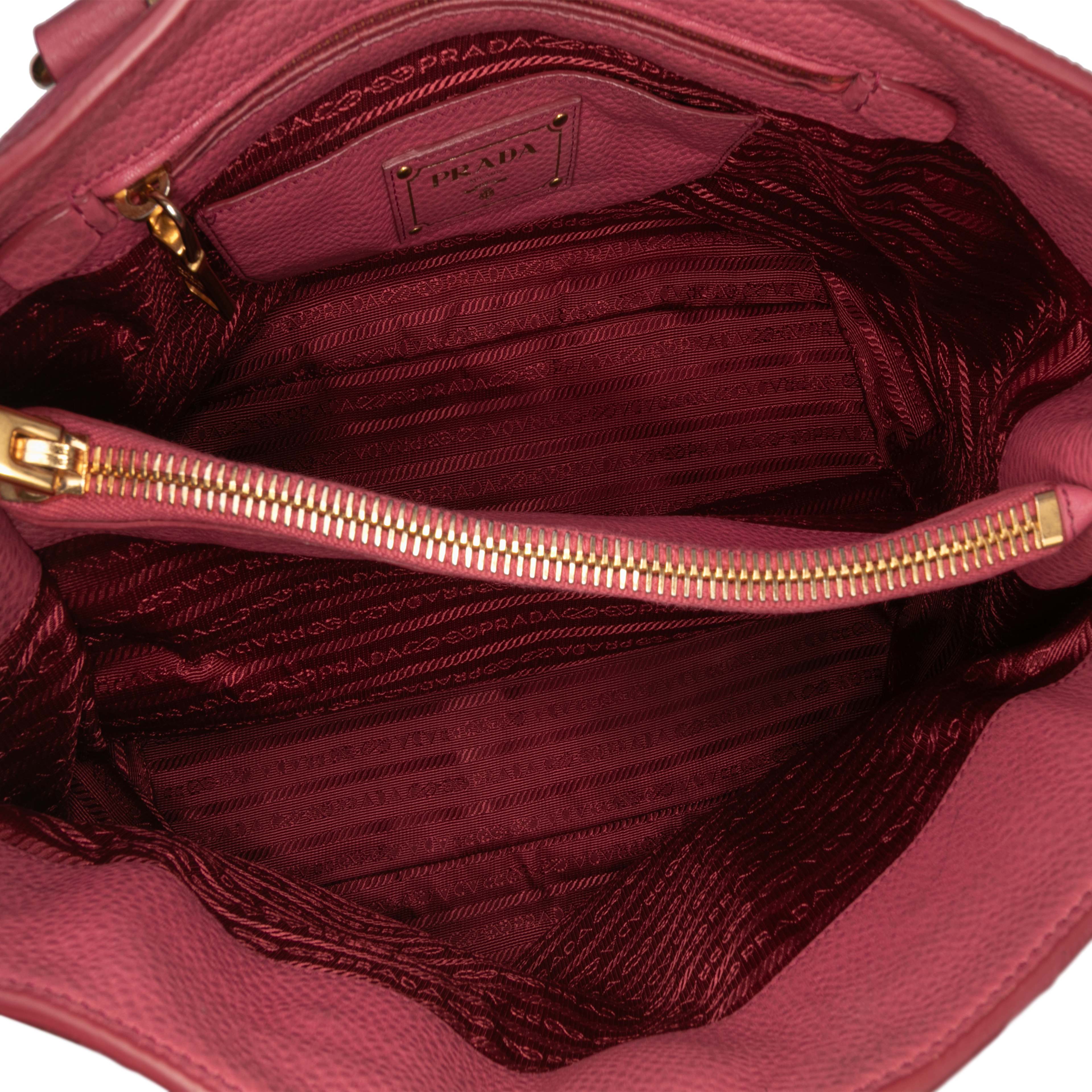 Prada Vitello Daino Open Convertible Tote, från Luxclusif, i färgen blush. Klicka för att öppna bilden i stort format