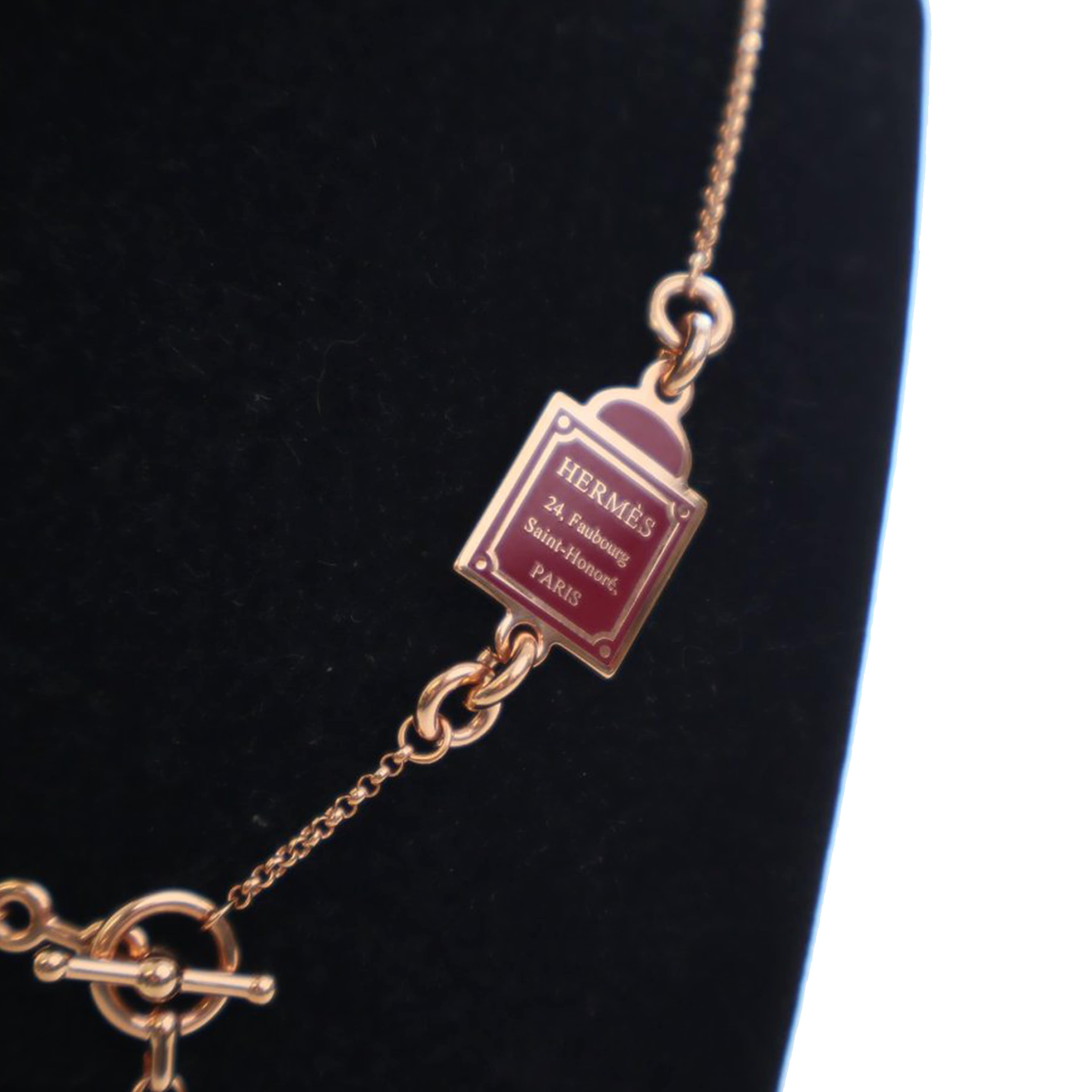 Hermès Rose Gold Plated Enamel Cheval Necklace, från Luxclusif, i färgen rose gold. Klicka för att öppna bilden i stort format