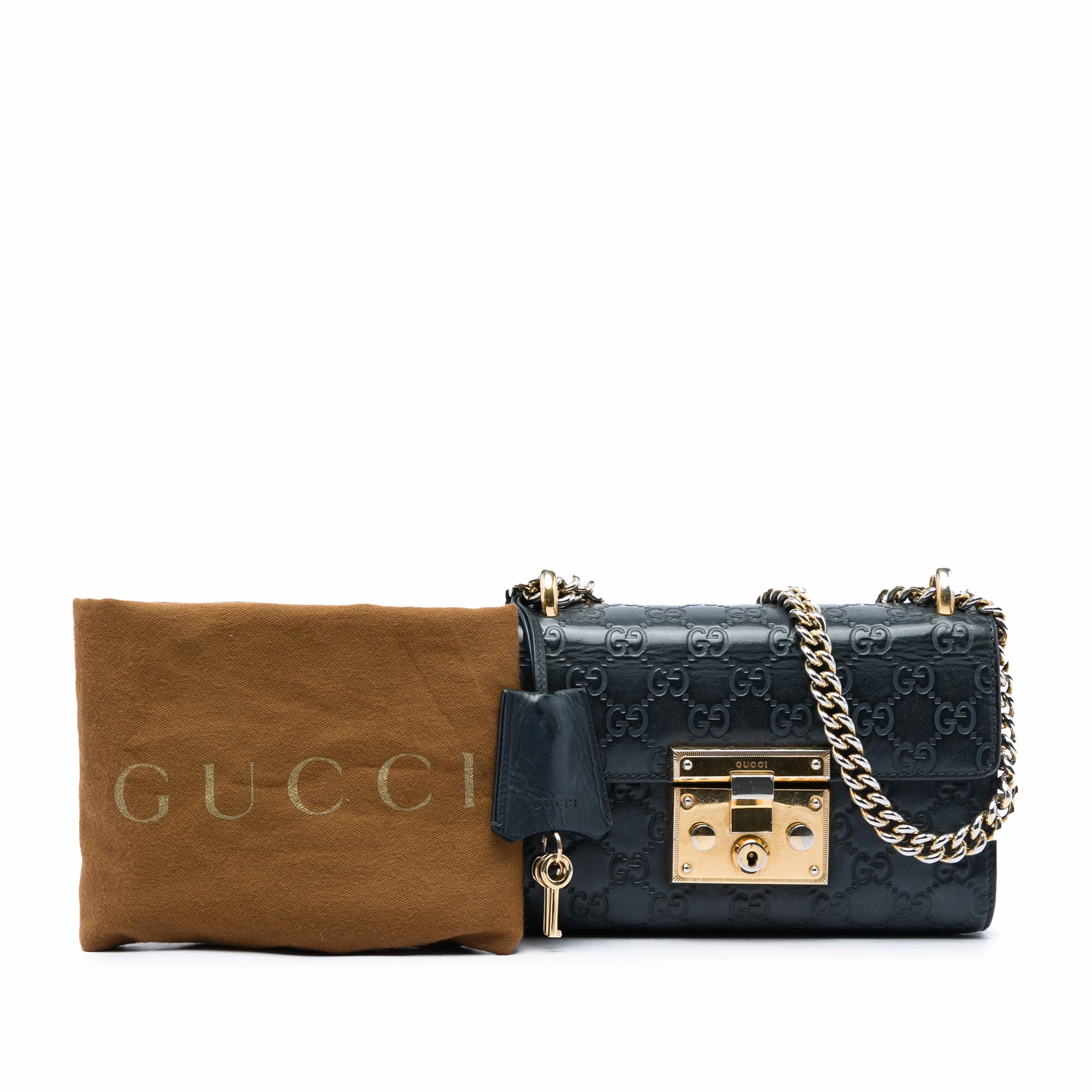 Gucci Small Guccissima Padlock Crossbody, från Luxclusif, i färgen svart. Klicka för att öppna bilden i stort format