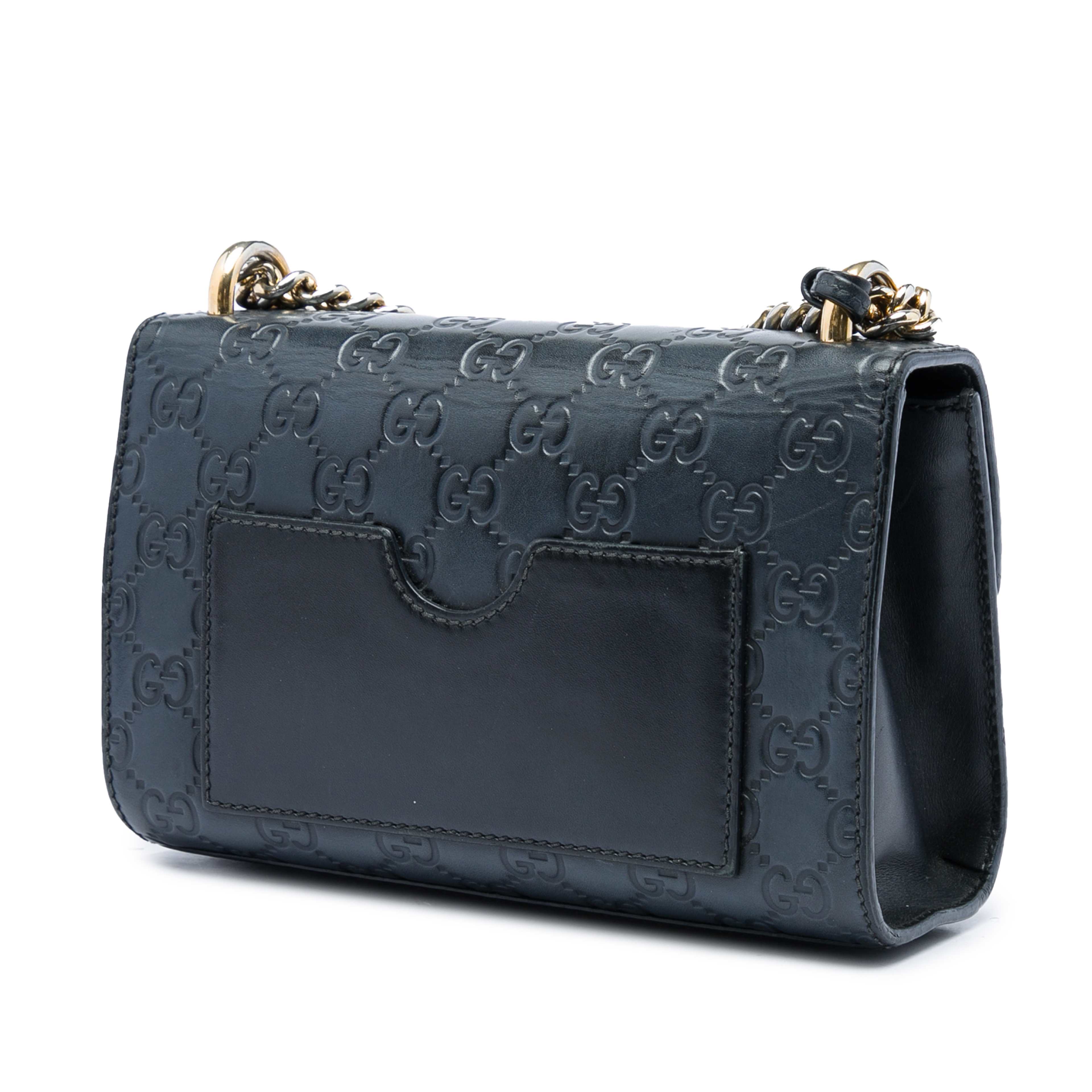 Gucci Small Guccissima Padlock Crossbody, från Luxclusif, i färgen svart. Klicka för att öppna bilden i stort format