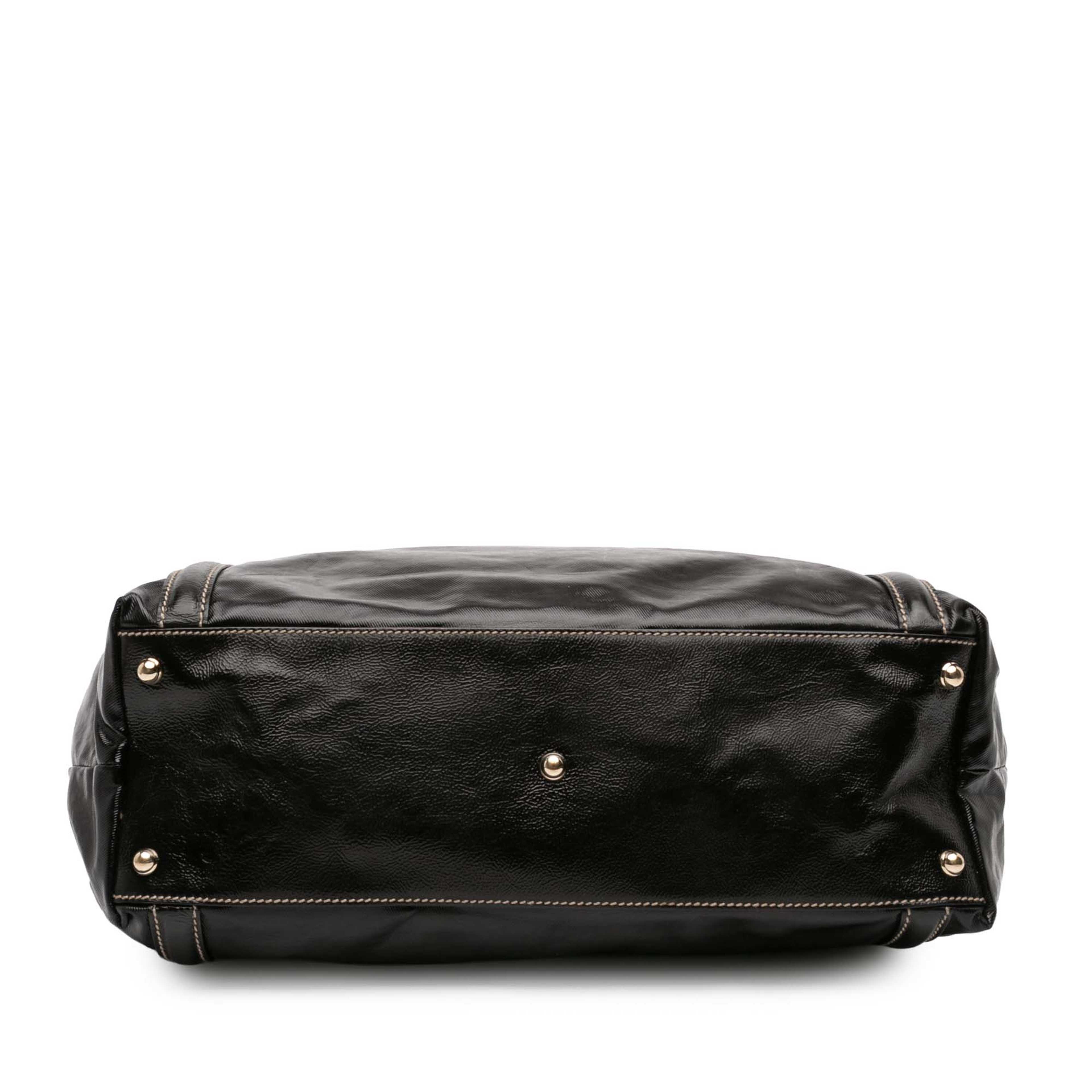 Gucci Patent Dialux Britt Web Tote, från Luxclusif, i färgen svart. Klicka för att öppna bilden i stort format