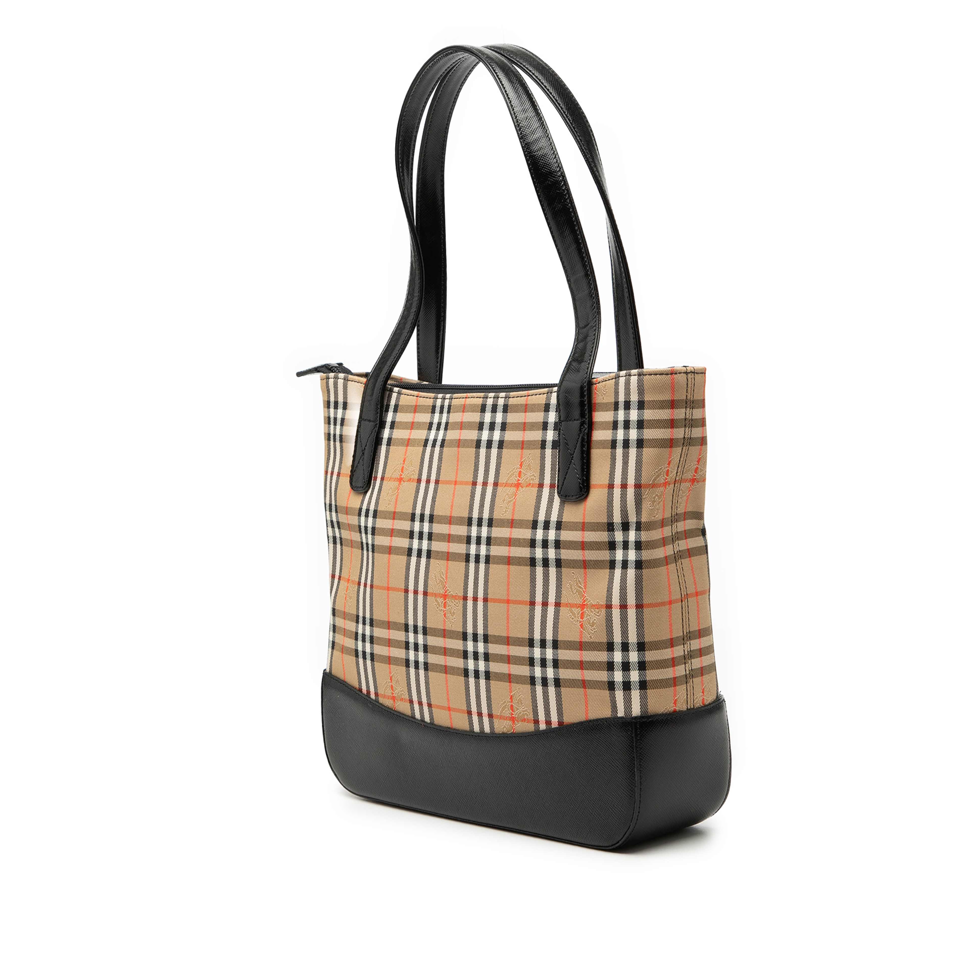 Burberry Haymarket Check Canvas Tote, från Luxclusif, i färgen beige. Klicka för att öppna bilden i stort format