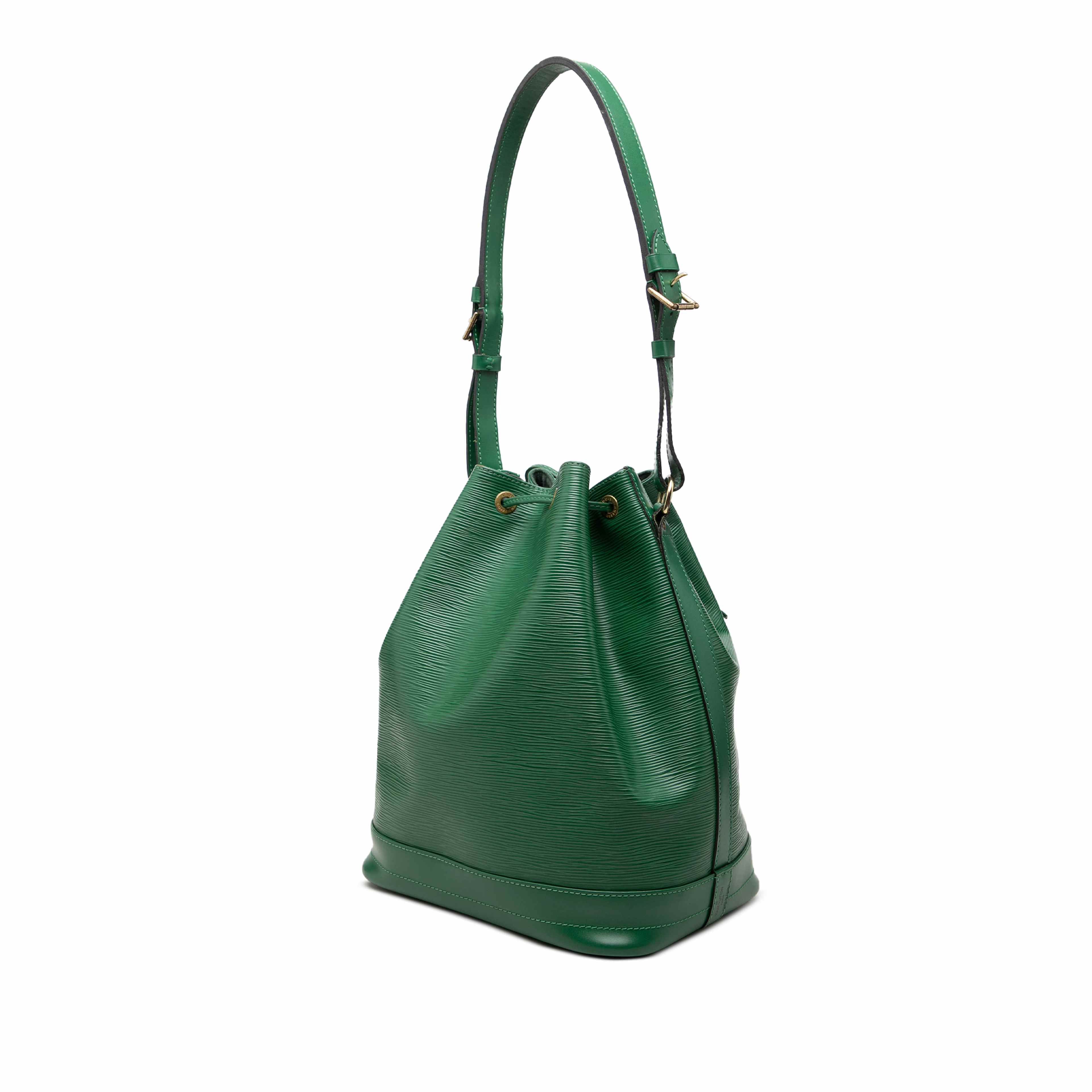 Louis Vuitton Epi Noe Gm, från Luxclusif, i färgen grön. Klicka för att öppna bilden i stort format