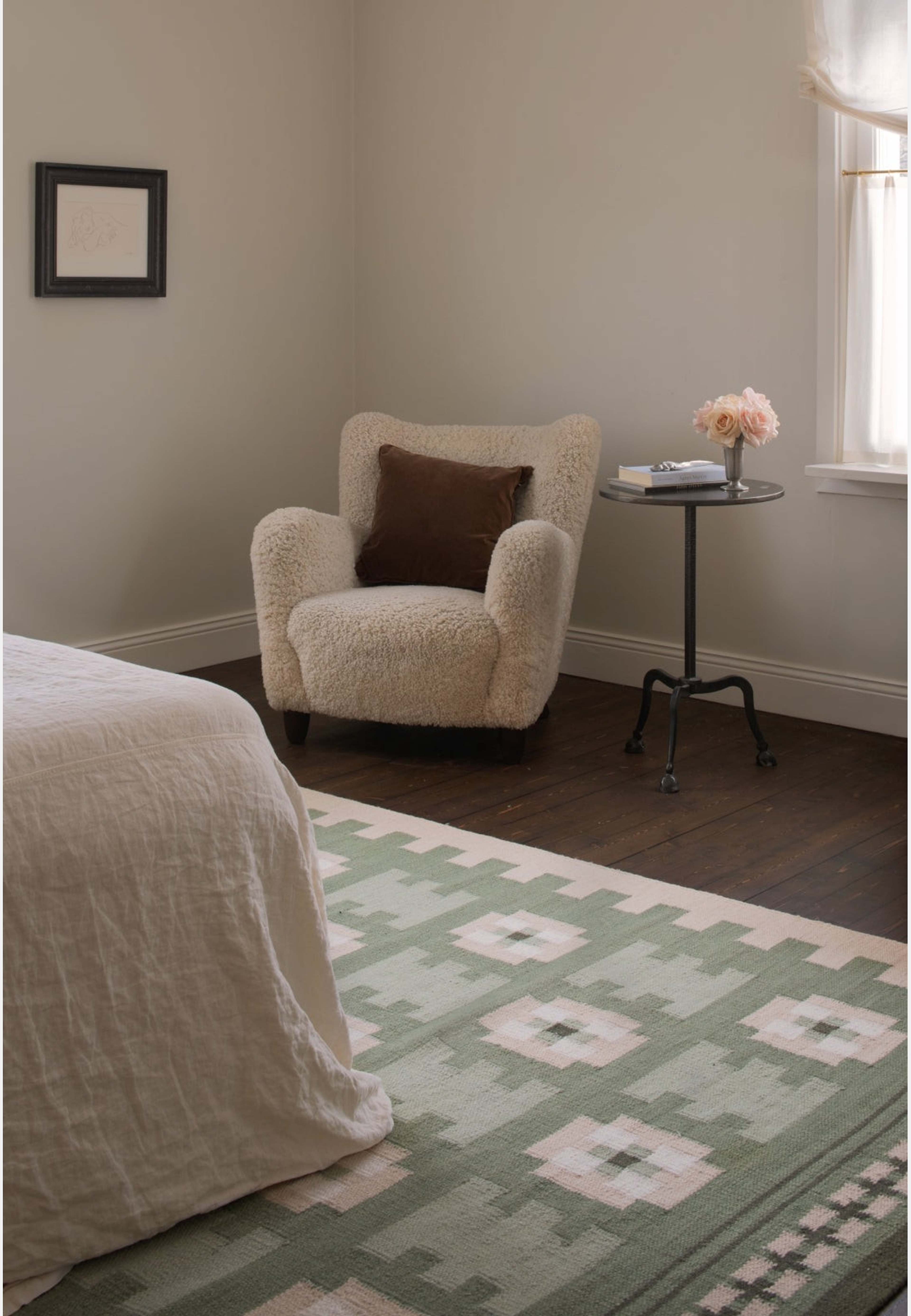 Rollakan Selma Sage, från Layered, i färgen sage. Klicka för att öppna bilden i stort format