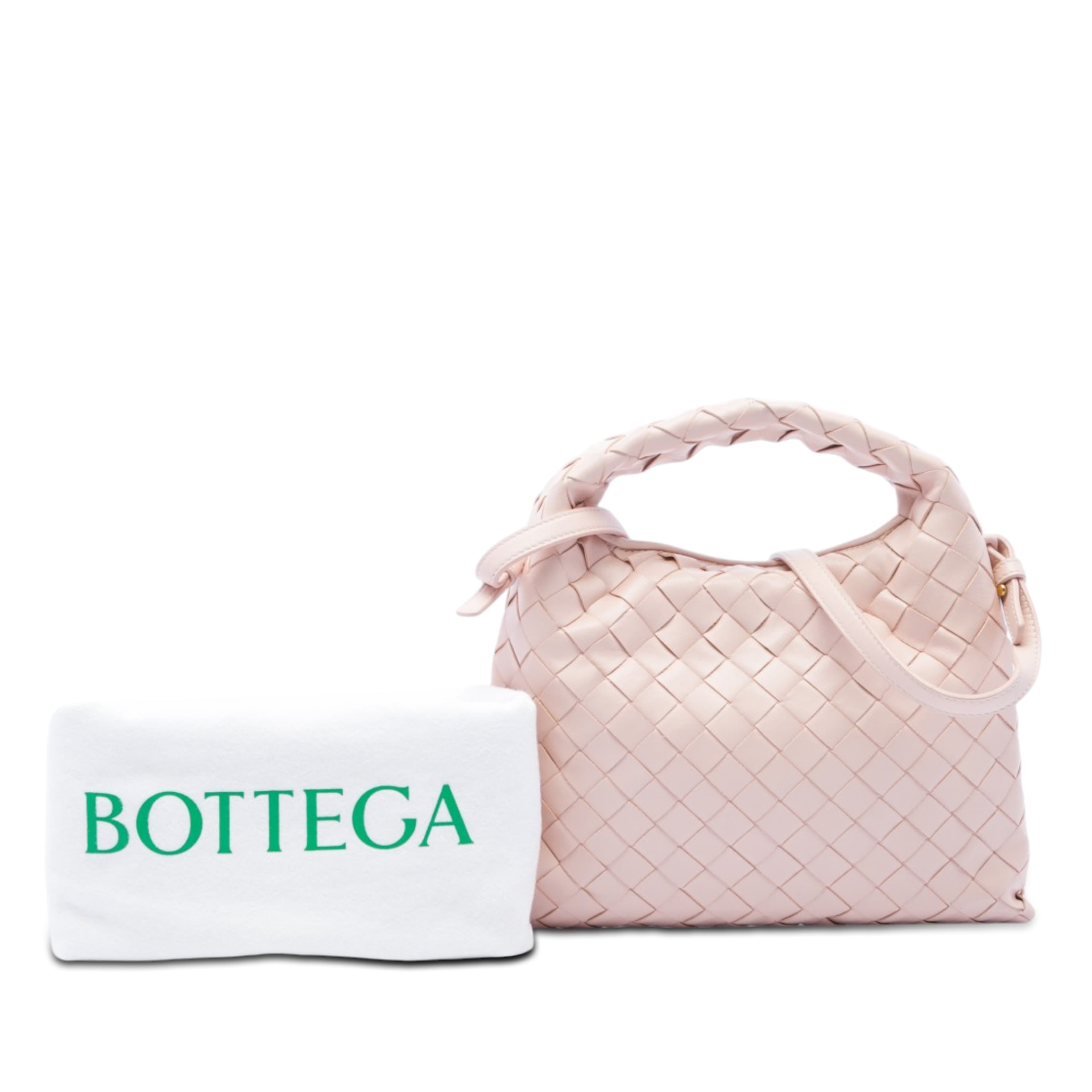 Bottega Veneta Mini Calfskin Intrecciato Hop Satchel, från Luxclusif, i färgen rosa. Klicka för att öppna bilden i stort format