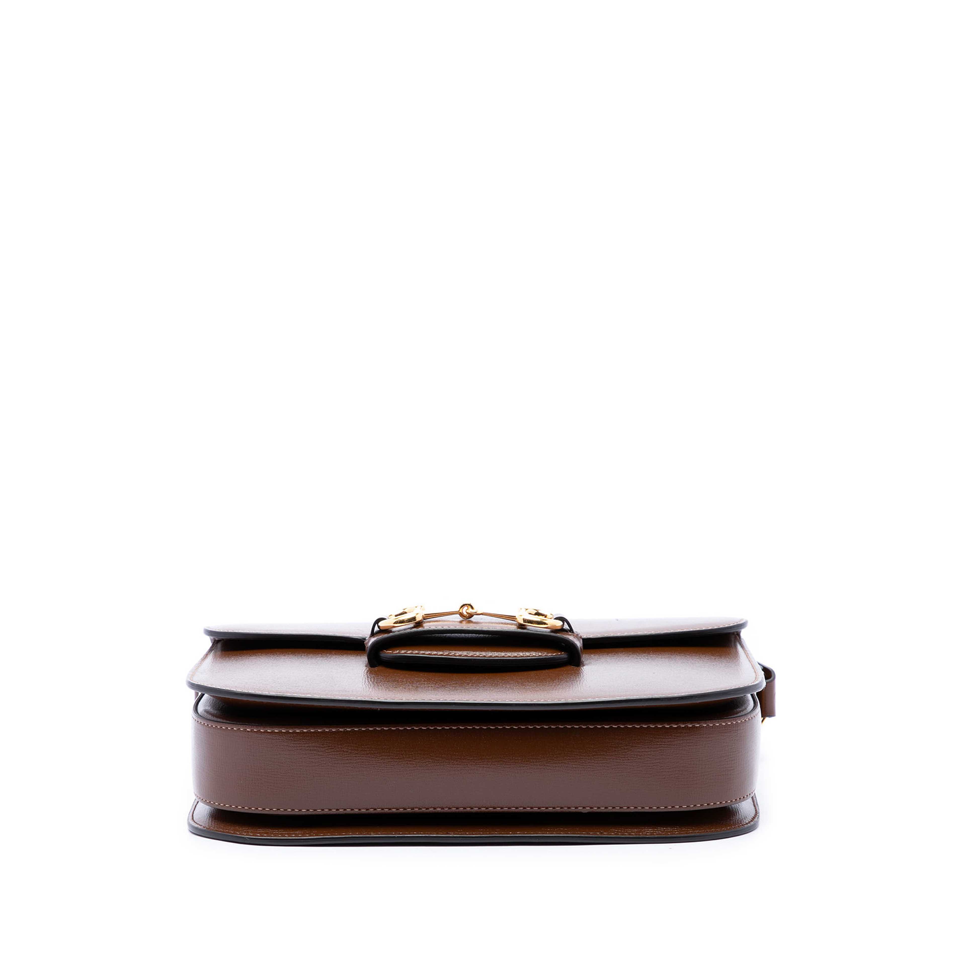 Gucci Medium Leather Horsebit 1955 Shoulder Bag, från Luxclusif, i färgen brun. Klicka för att öppna bilden i stort format