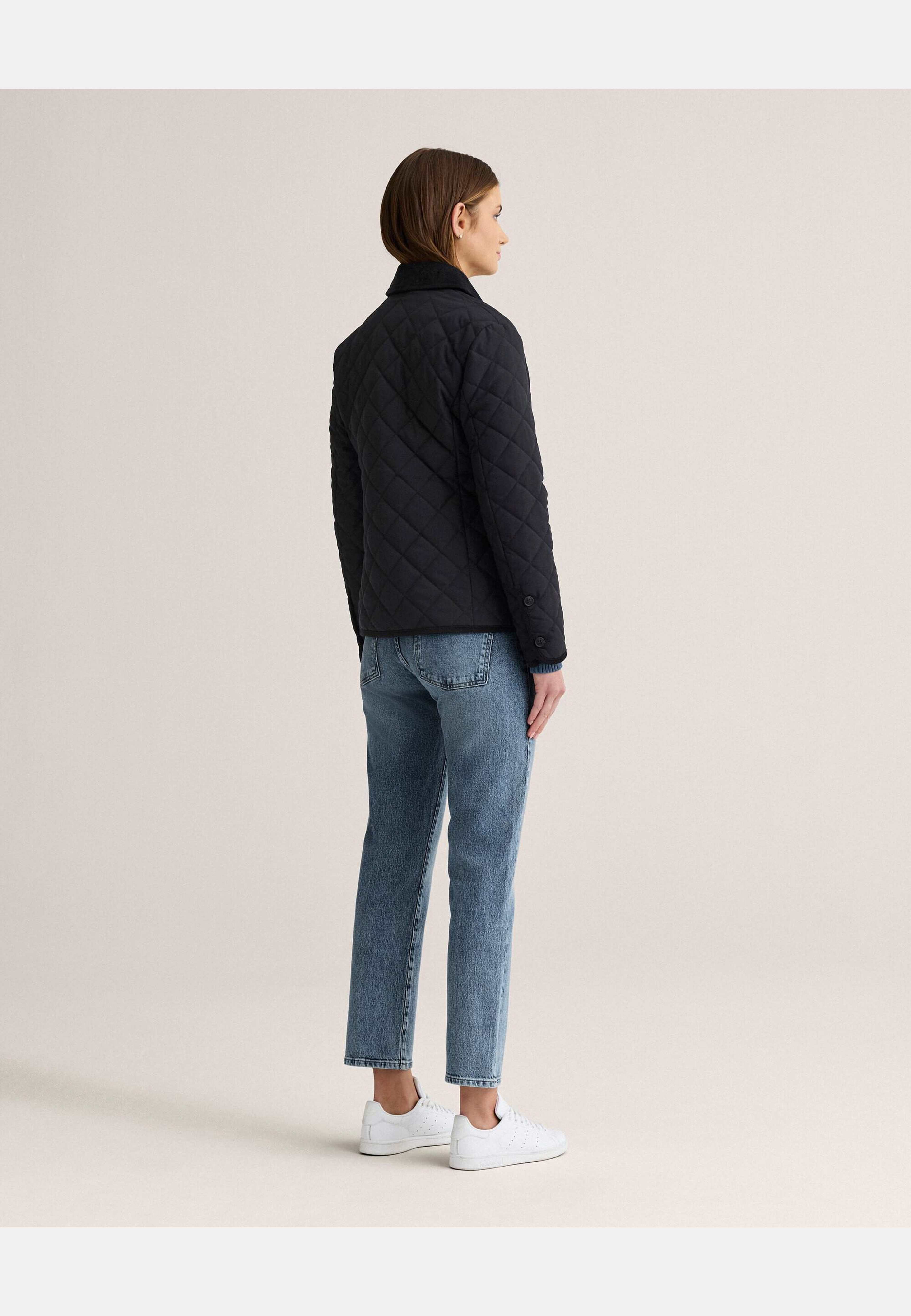 Naomi Quilted Jacket, från Newhouse, i färgen svart. Klicka för att öppna bilden i stort format