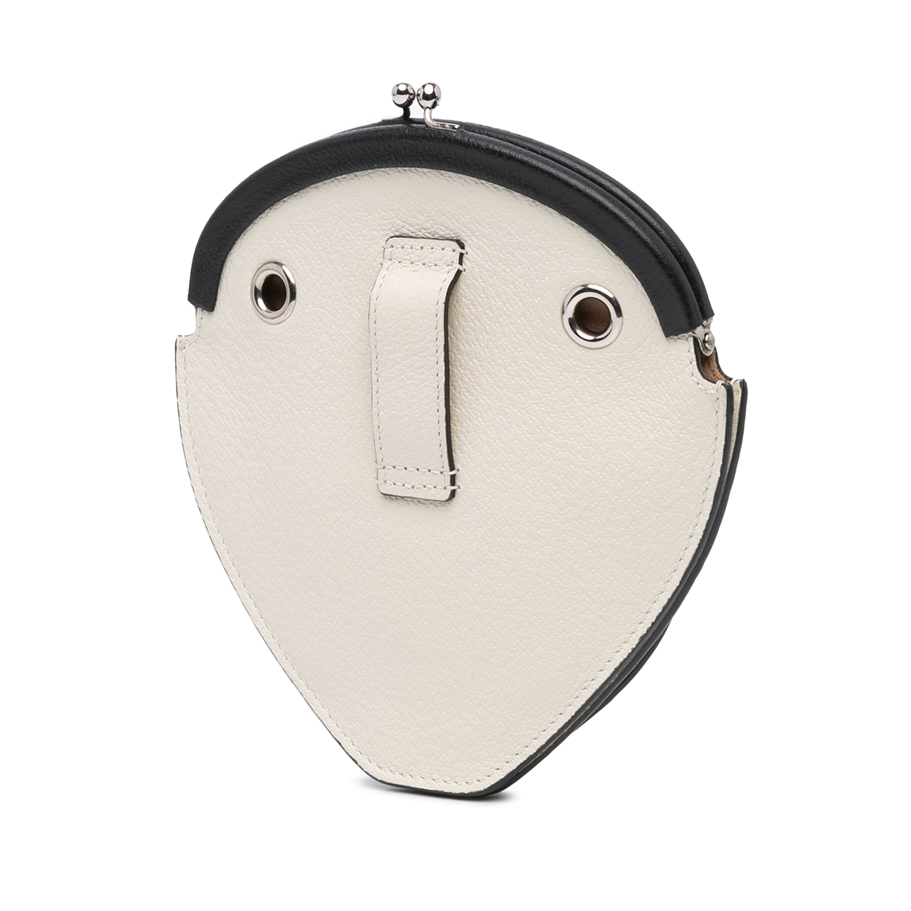 Gucci Leather Fruittini Strawberry Crossbody, från Luxclusif, i färgen white. Klicka för att öppna bilden i stort format