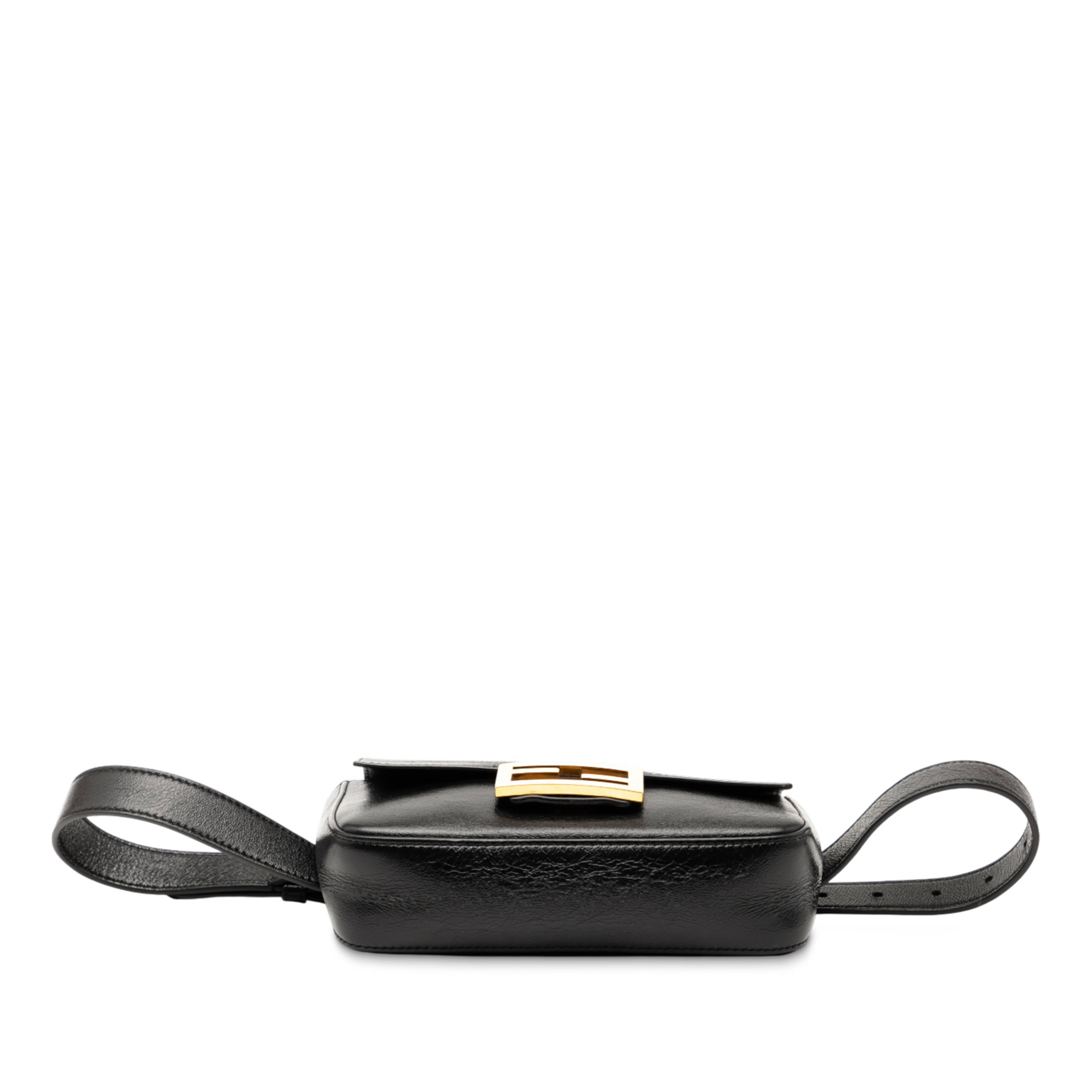 Fendi Leather Ff Logo Baguette Belt Bag, från Luxclusif, i färgen black. Klicka för att öppna bilden i stort format