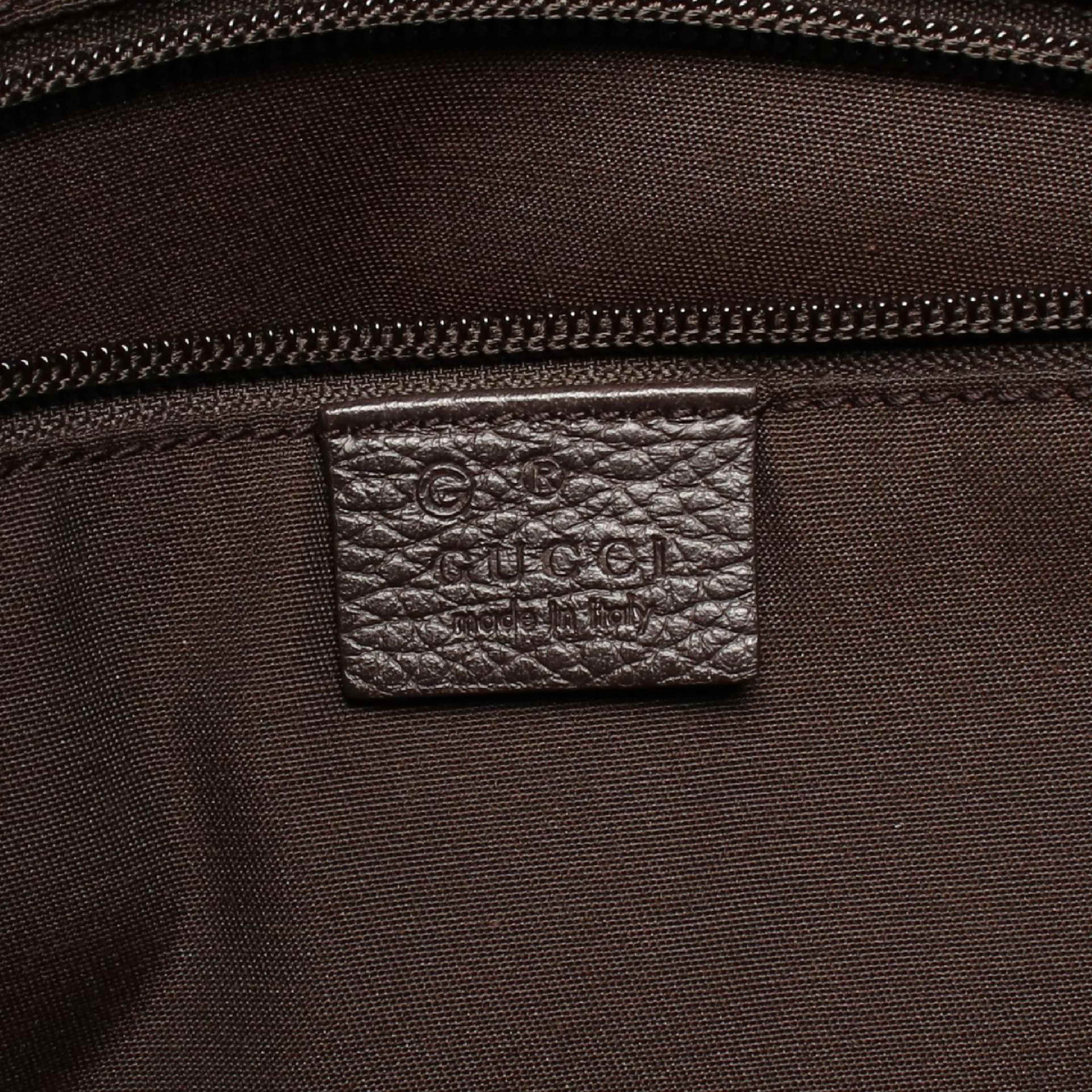 Gucci Gg Canvas Crossbody, från Luxclusif, i färgen dark brown.