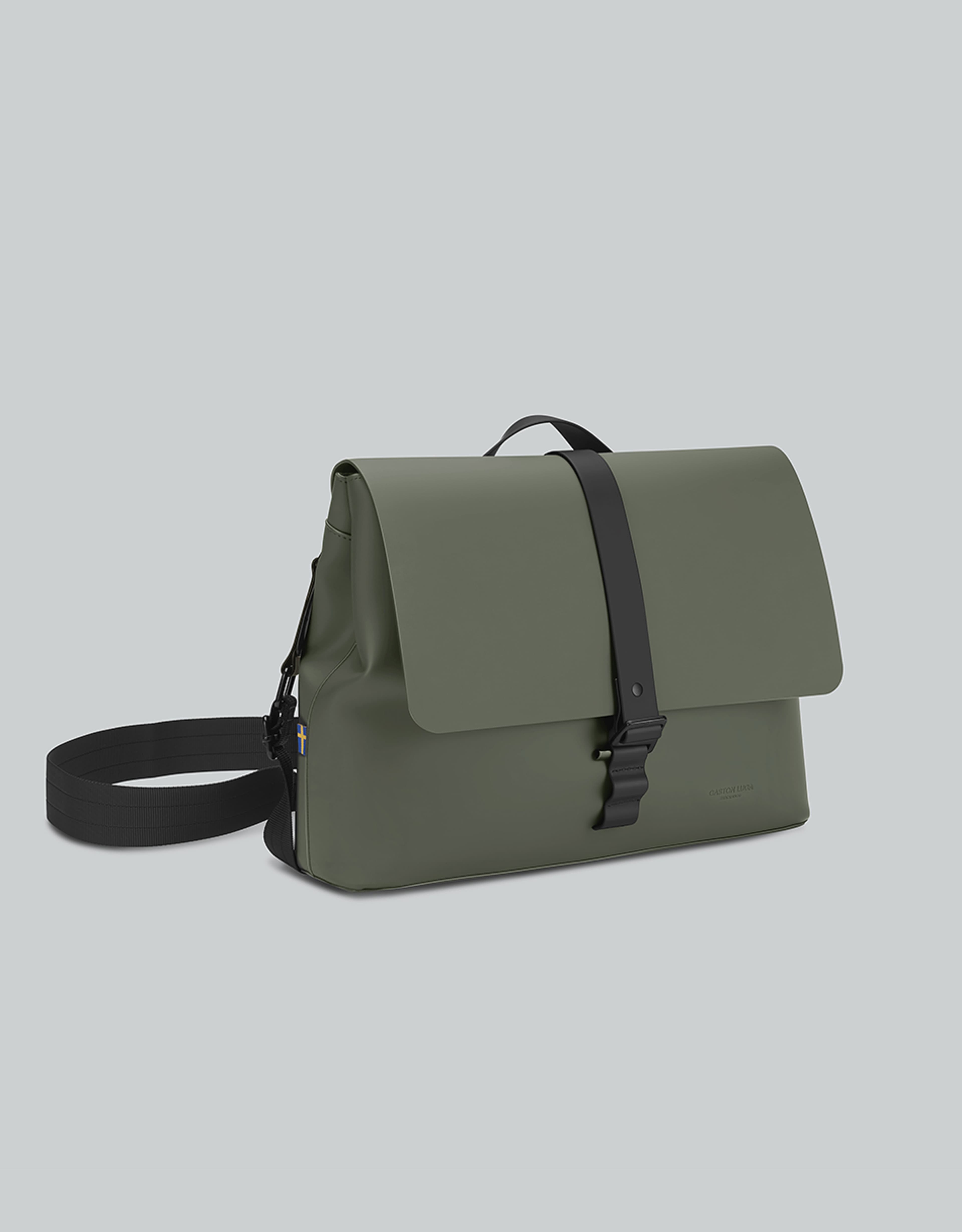 Spläsh Crossbody Large 14", från Gaston Luga, i färgen olive. Klicka för att öppna bilden i stort format