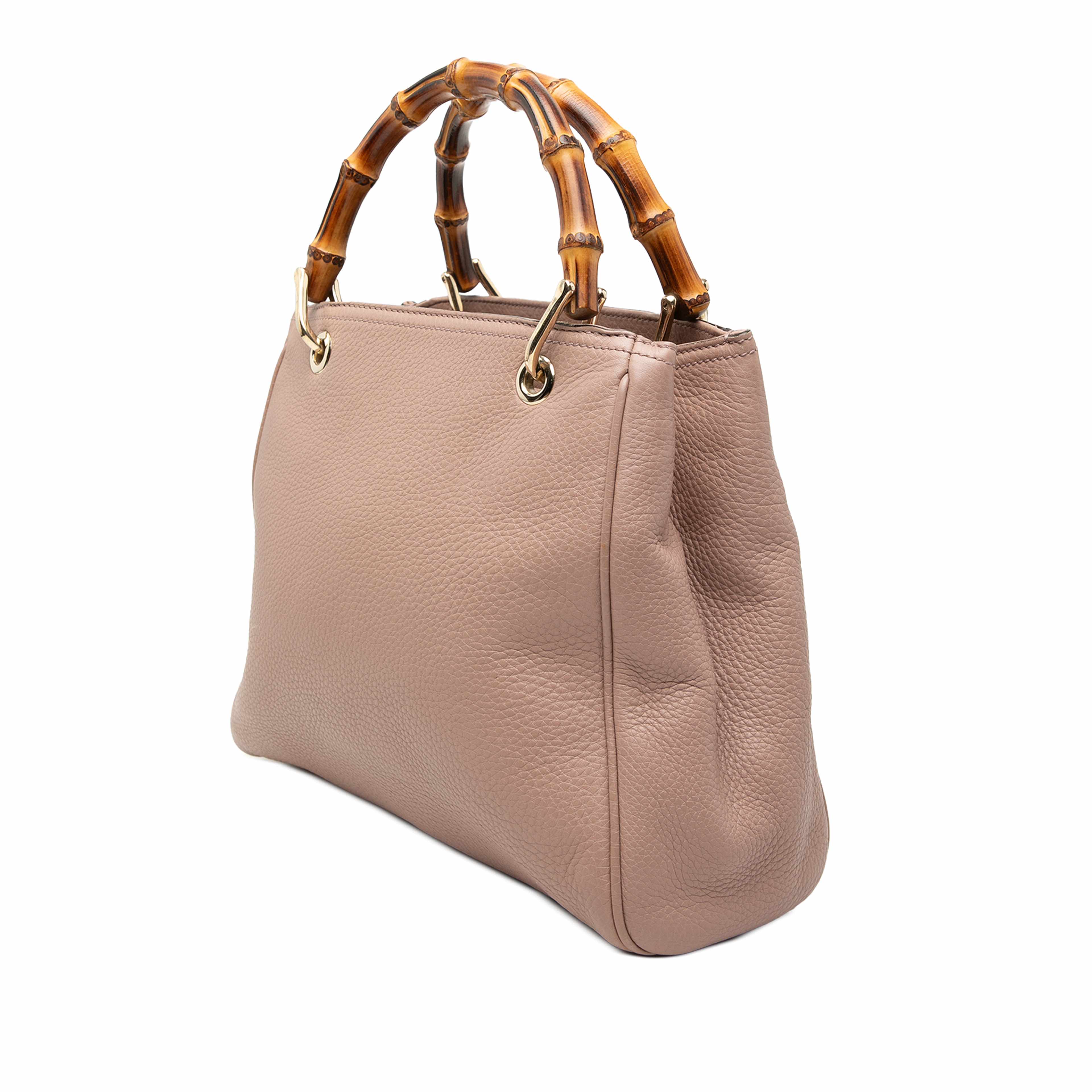 Gucci Small Calfskin Bamboo Shopper Satchel, från Luxclusif, i färgen nude. Klicka för att öppna bilden i stort format