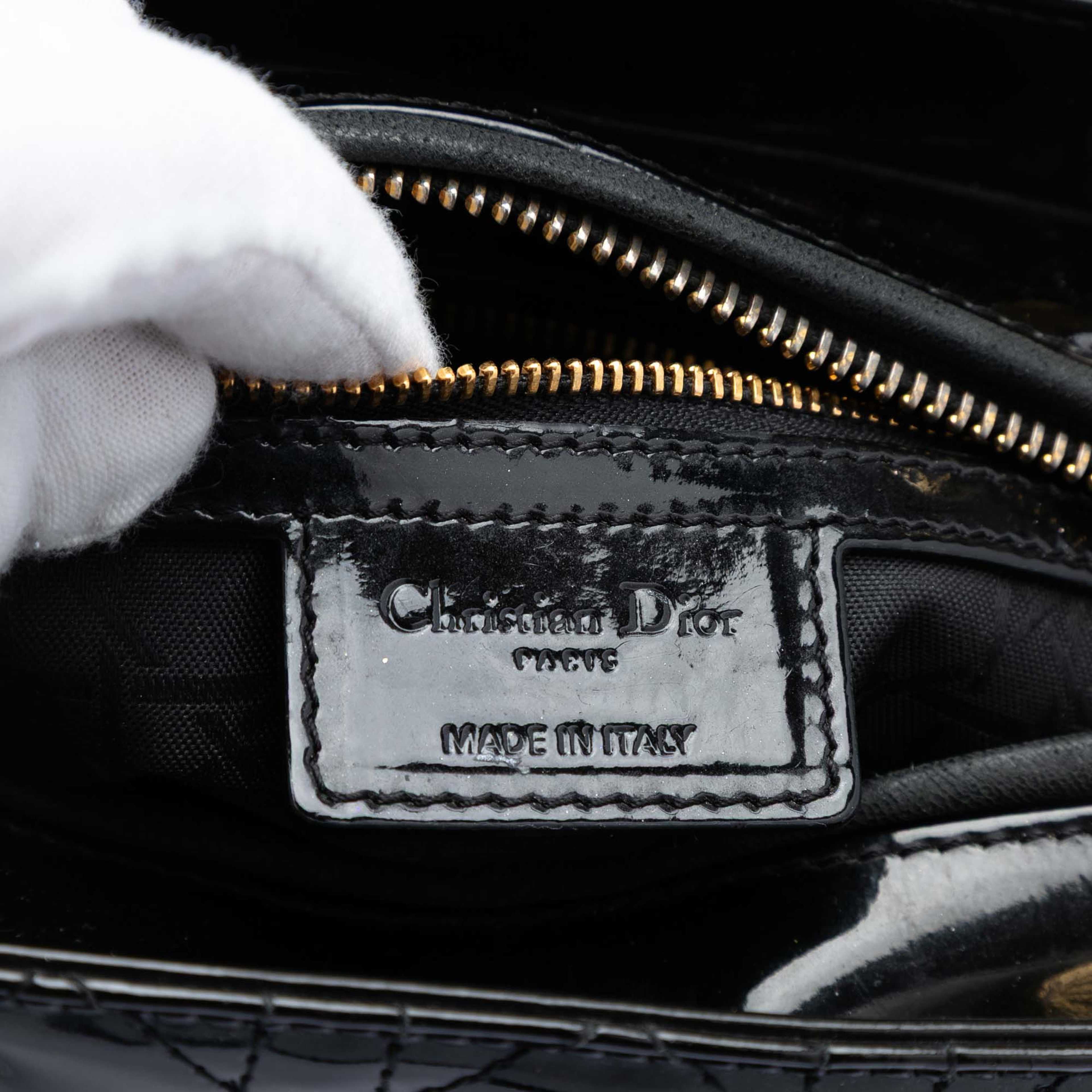 Dior Medium Patent Cannage Lady Dior, från Luxclusif, i färgen black. Klicka för att öppna bilden i stort format