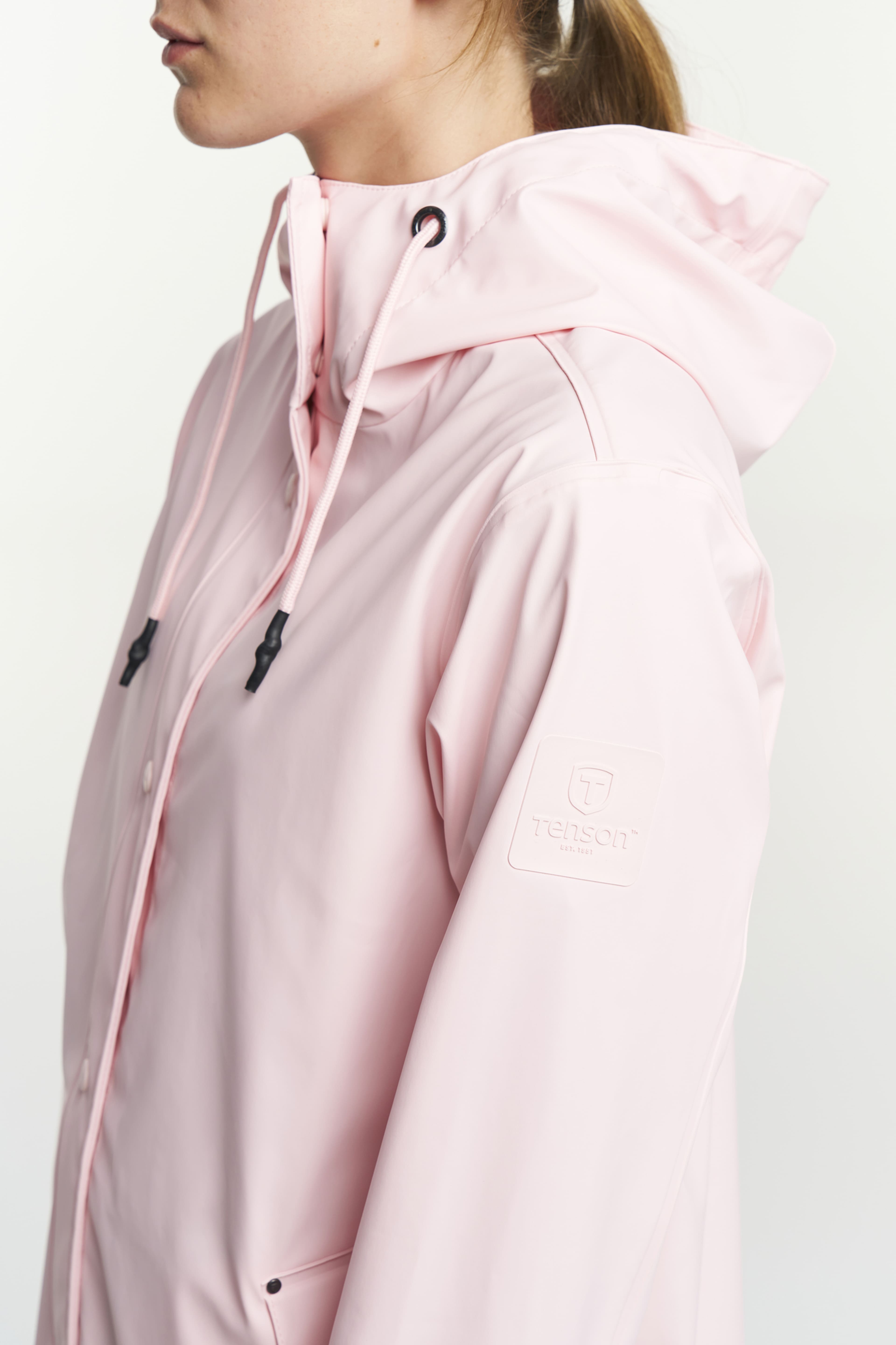 Apelviken Rain Coat Women, från Tenson, i färgen ljusrosa. Klicka för att öppna bilden i stort format