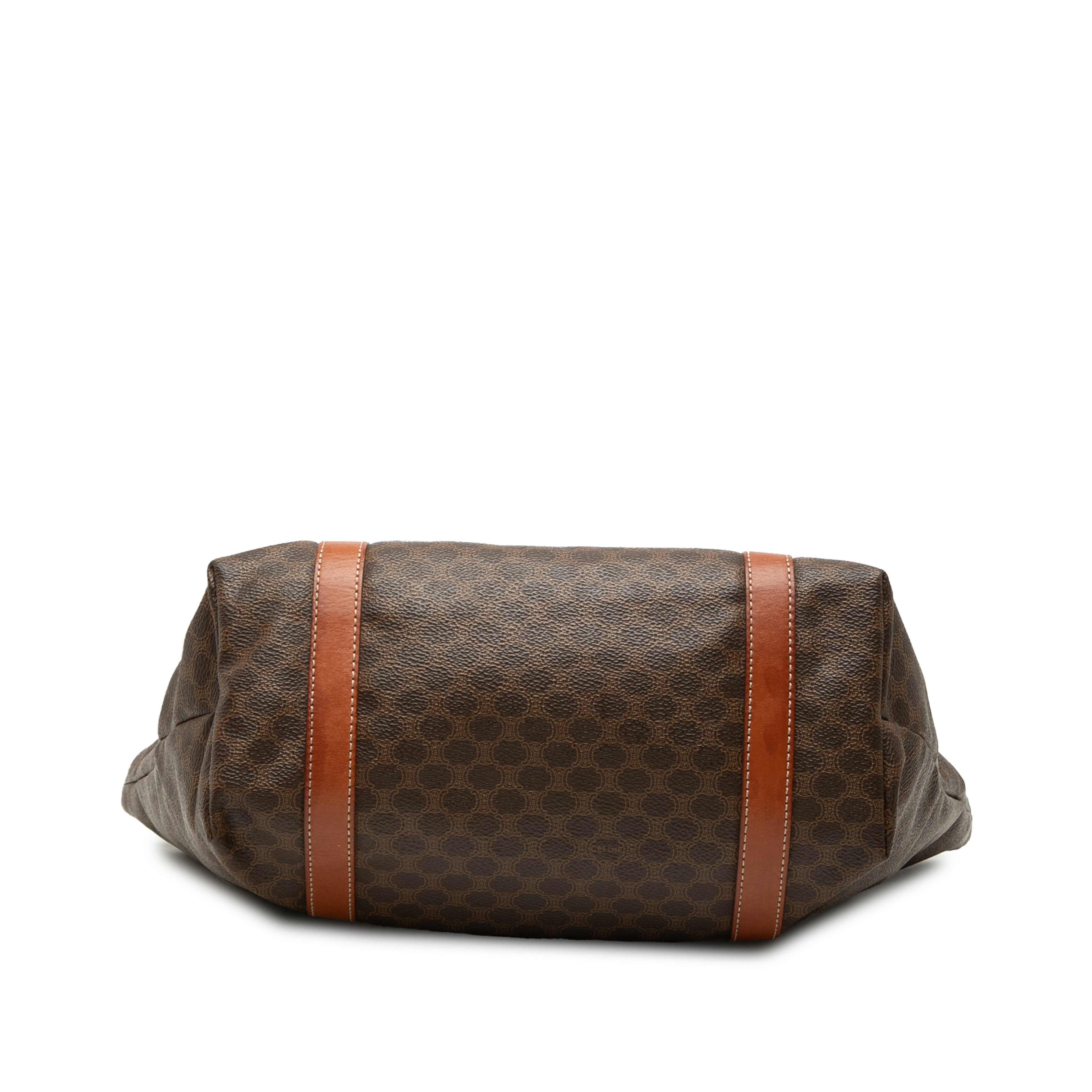 Celine Macadam Coated Canvas  Tote, från Luxclusif, i färgen brown. Klicka för att öppna bilden i stort format