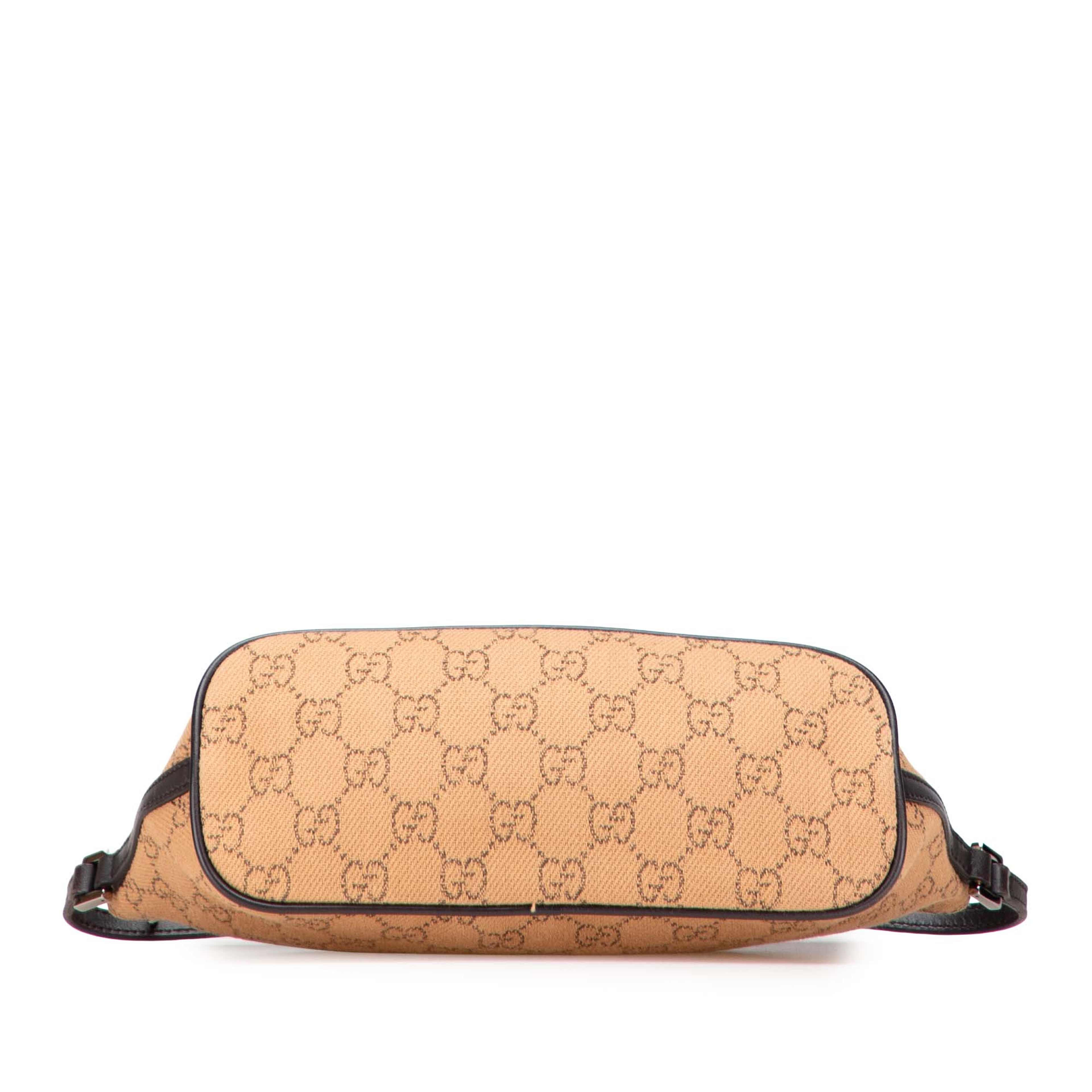 Gucci Gg Denim Boat, från Luxclusif, i färgen beige. Klicka för att öppna bilden i stort format