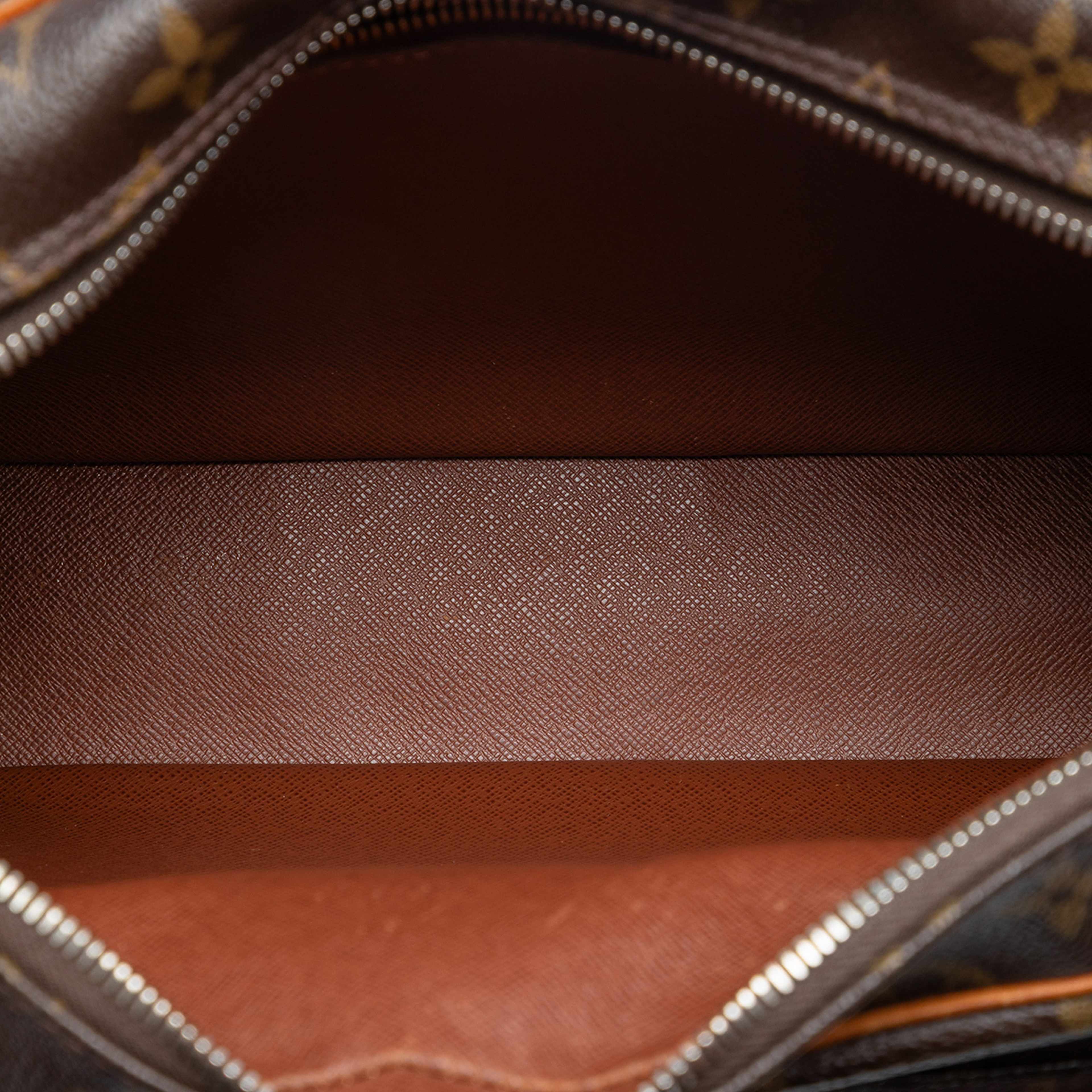 Louis Vuitton Monogram Nil Crossbody, från Luxclusif, i färgen brown. Klicka för att öppna bilden i stort format