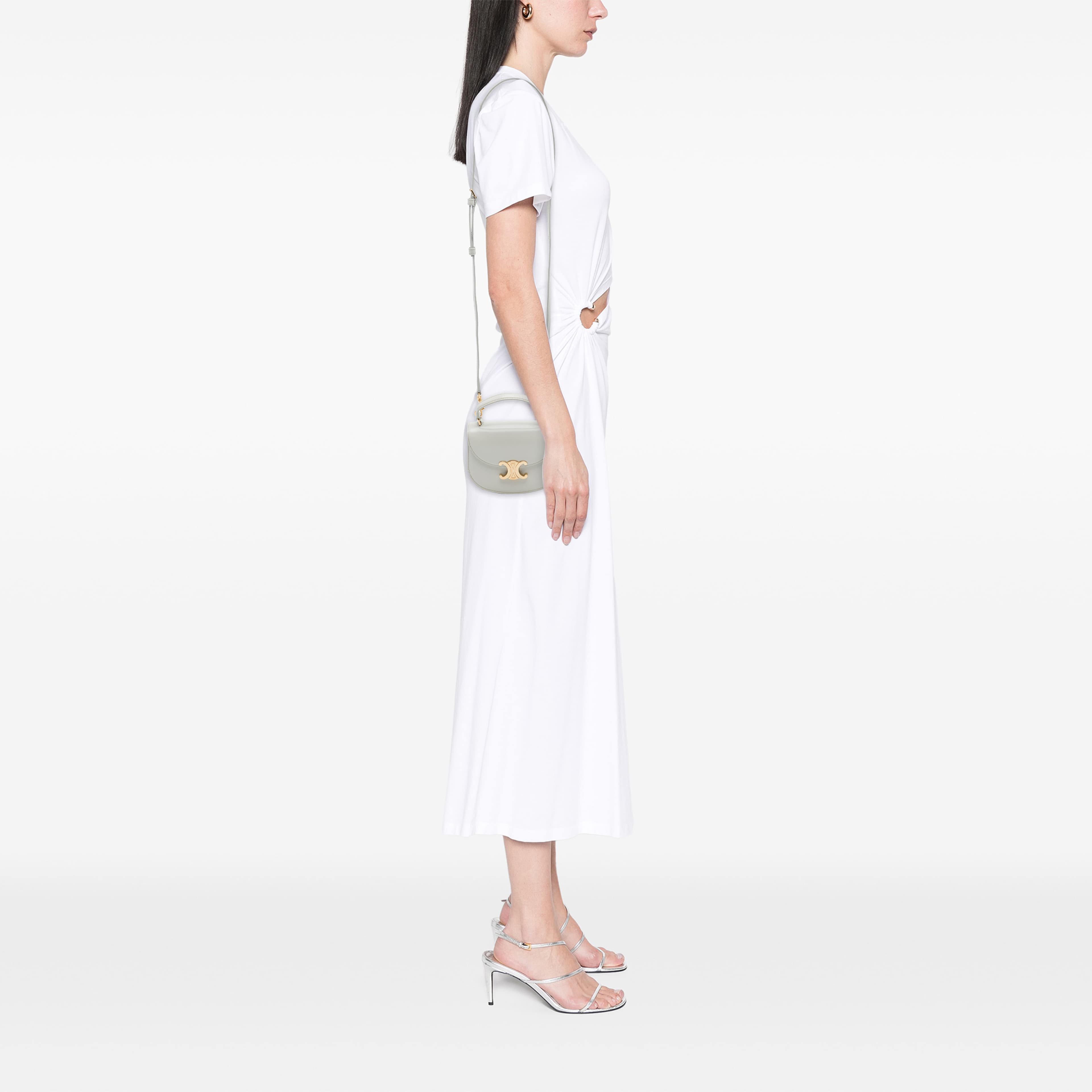 Celine Mini Shiny Calfskin Besace Clea Satchel, från Luxclusif, i färgen grå. Klicka för att öppna bilden i stort format