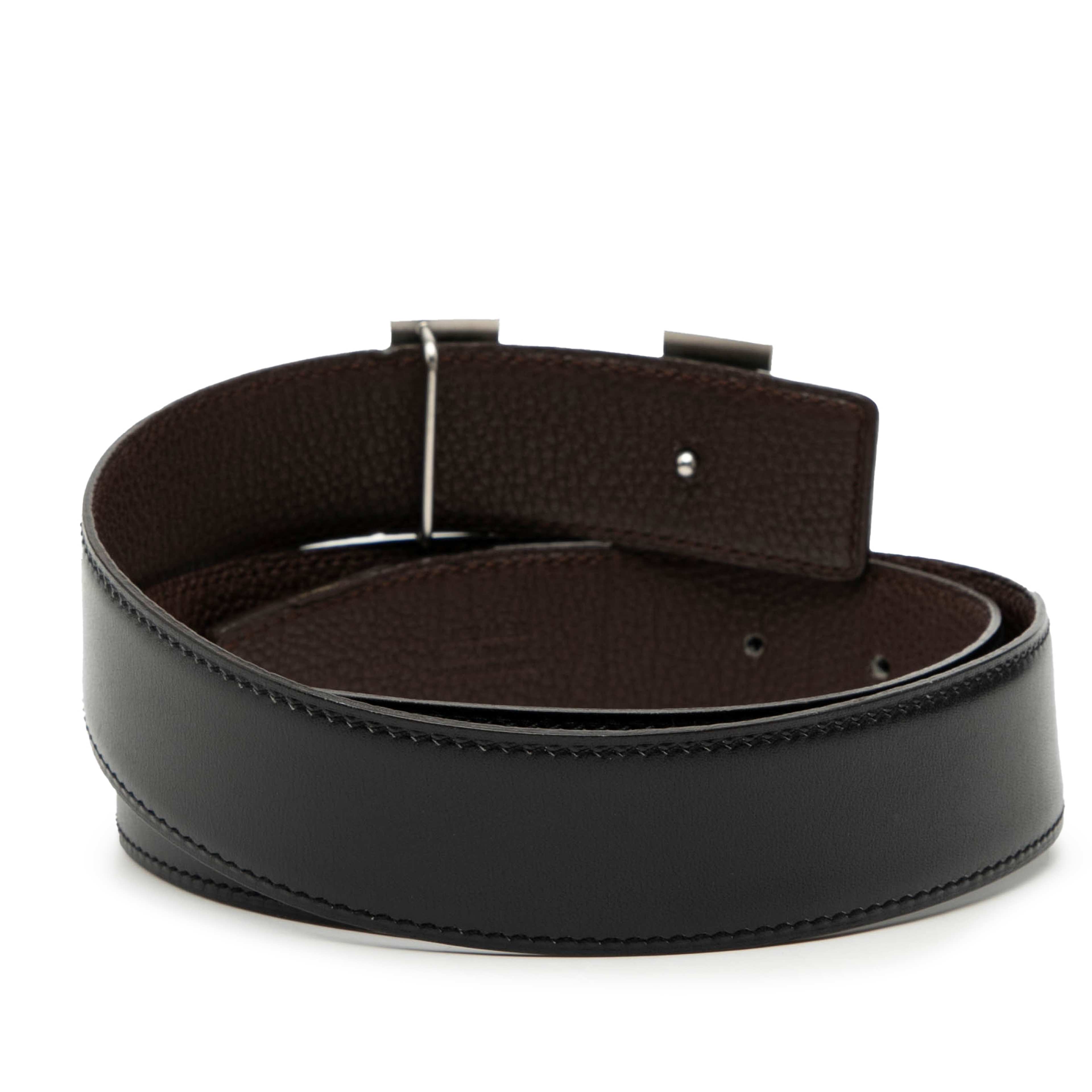 Hermès Swift And Togo Constance H Martelee Reversible Belt, från Luxclusif, i färgen black. Klicka för att öppna bilden i stort format