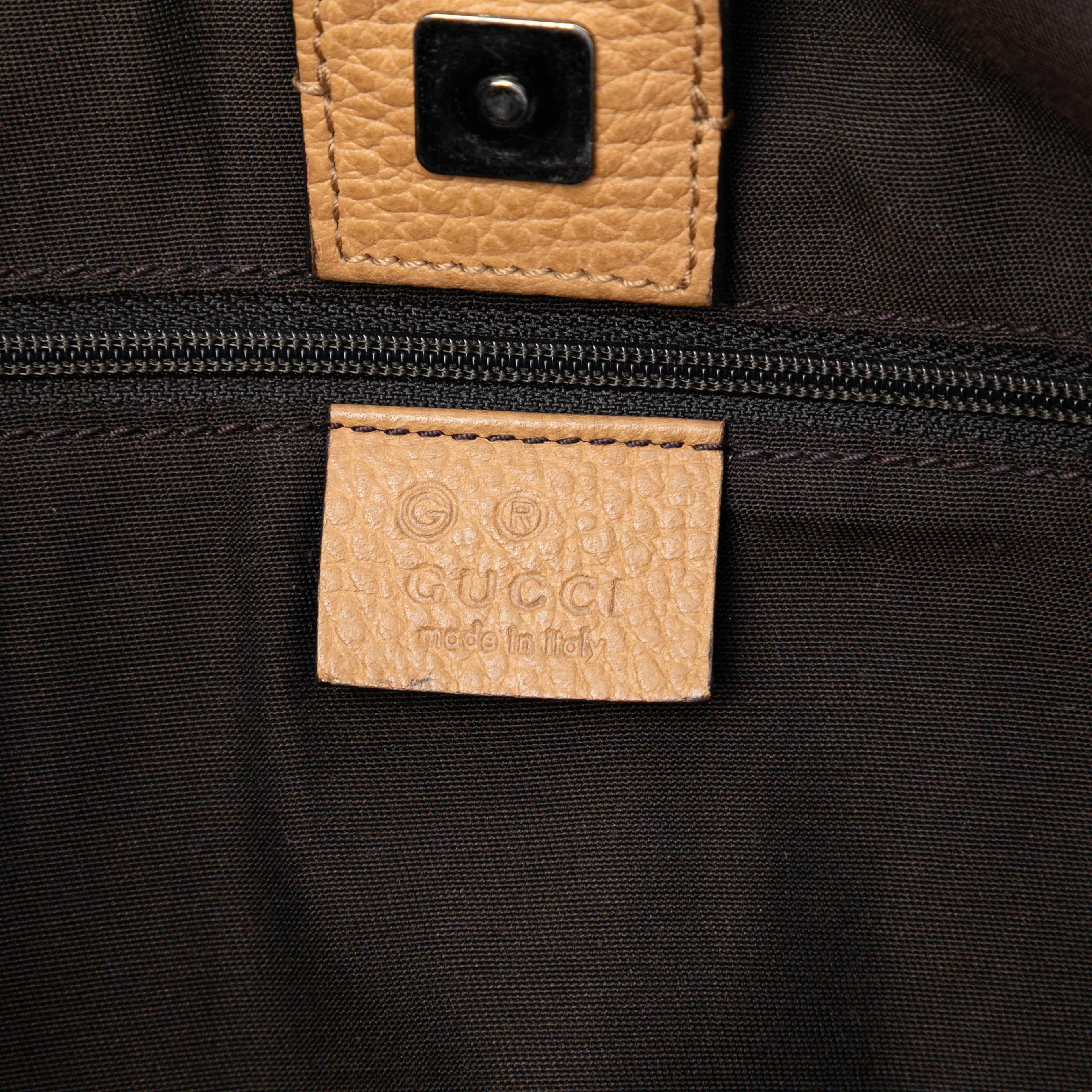 Gucci Leather Abbey D Ring Satchel, från Luxclusif, i färgen light brown. Klicka för att öppna bilden i stort format