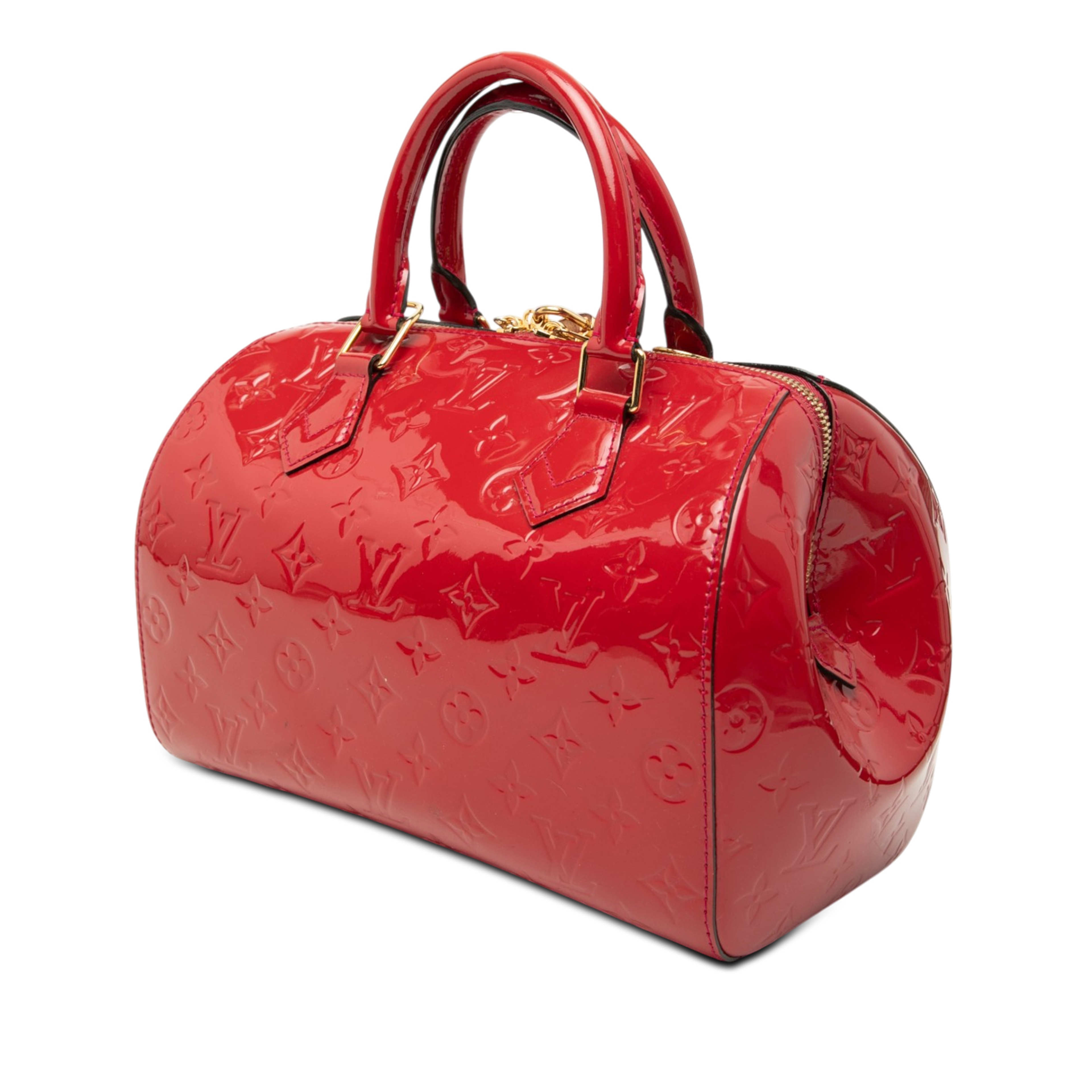Louis Vuitton Monogram Vernis Montana, från Luxclusif, i färgen röd. Klicka för att öppna bilden i stort format