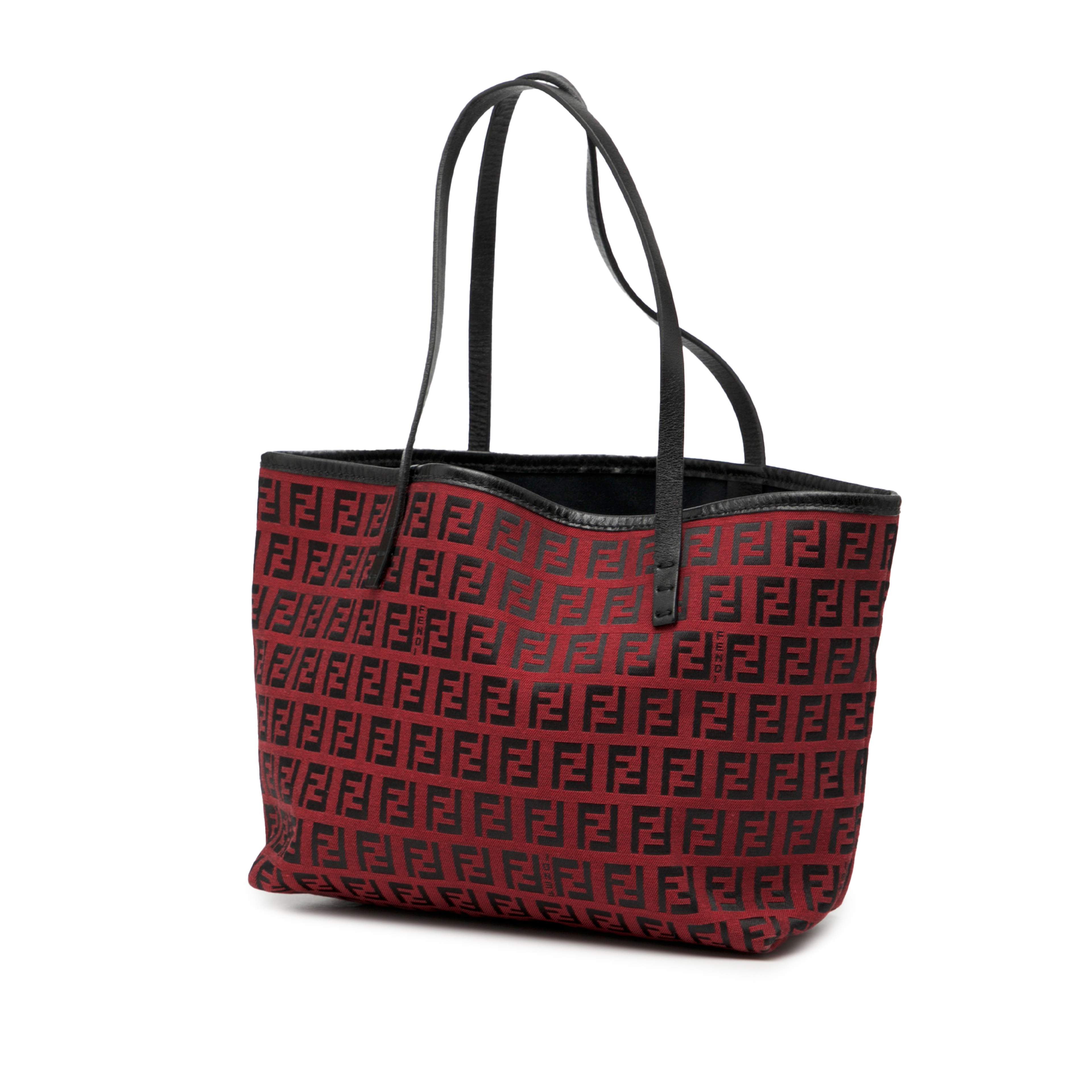 Fendi Zucchino Canvas Roll Tote, från Luxclusif, i färgen dark red. Klicka för att öppna bilden i stort format