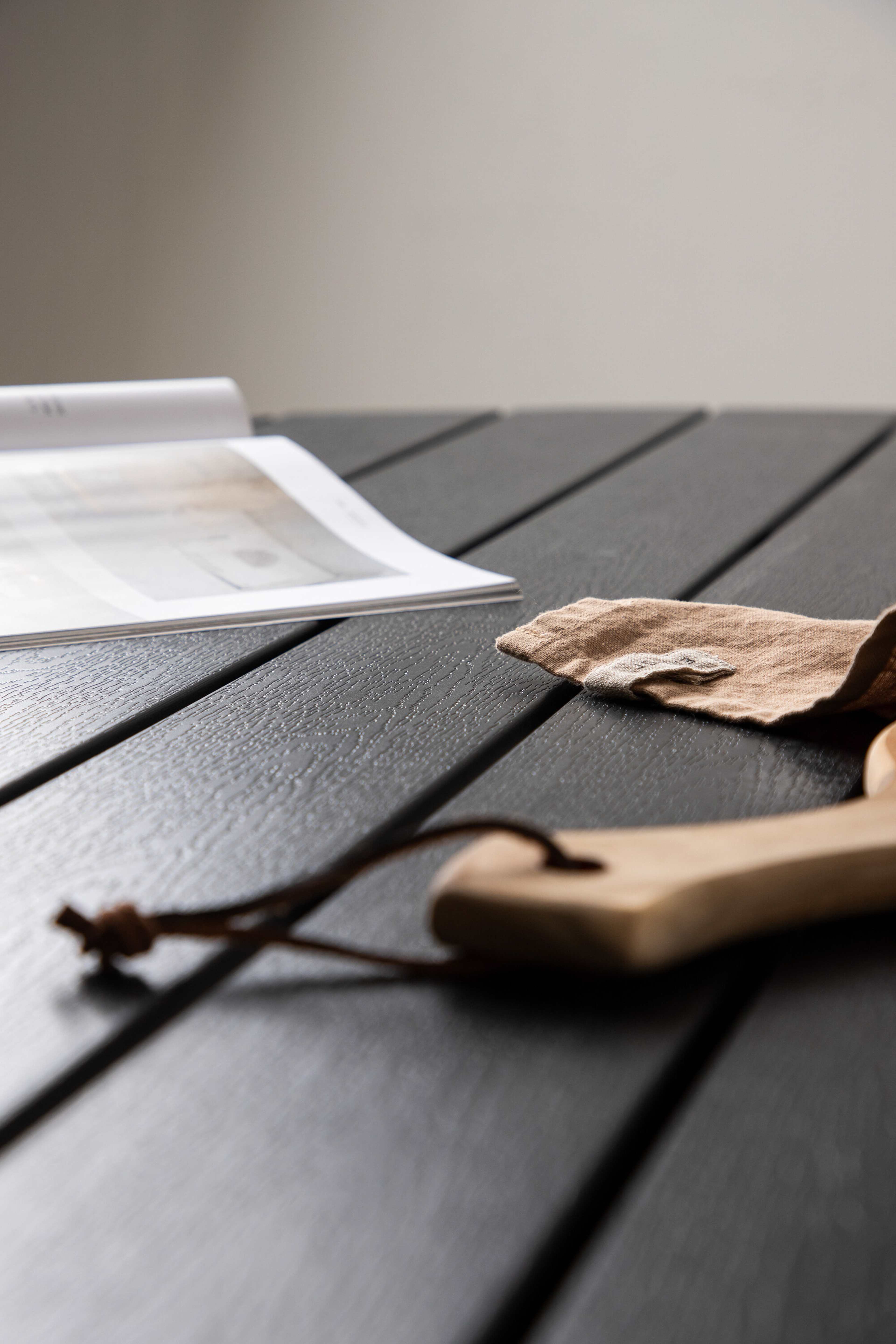 Break Bord, från Venture Home, i färgen black. Klicka för att öppna bilden i stort format