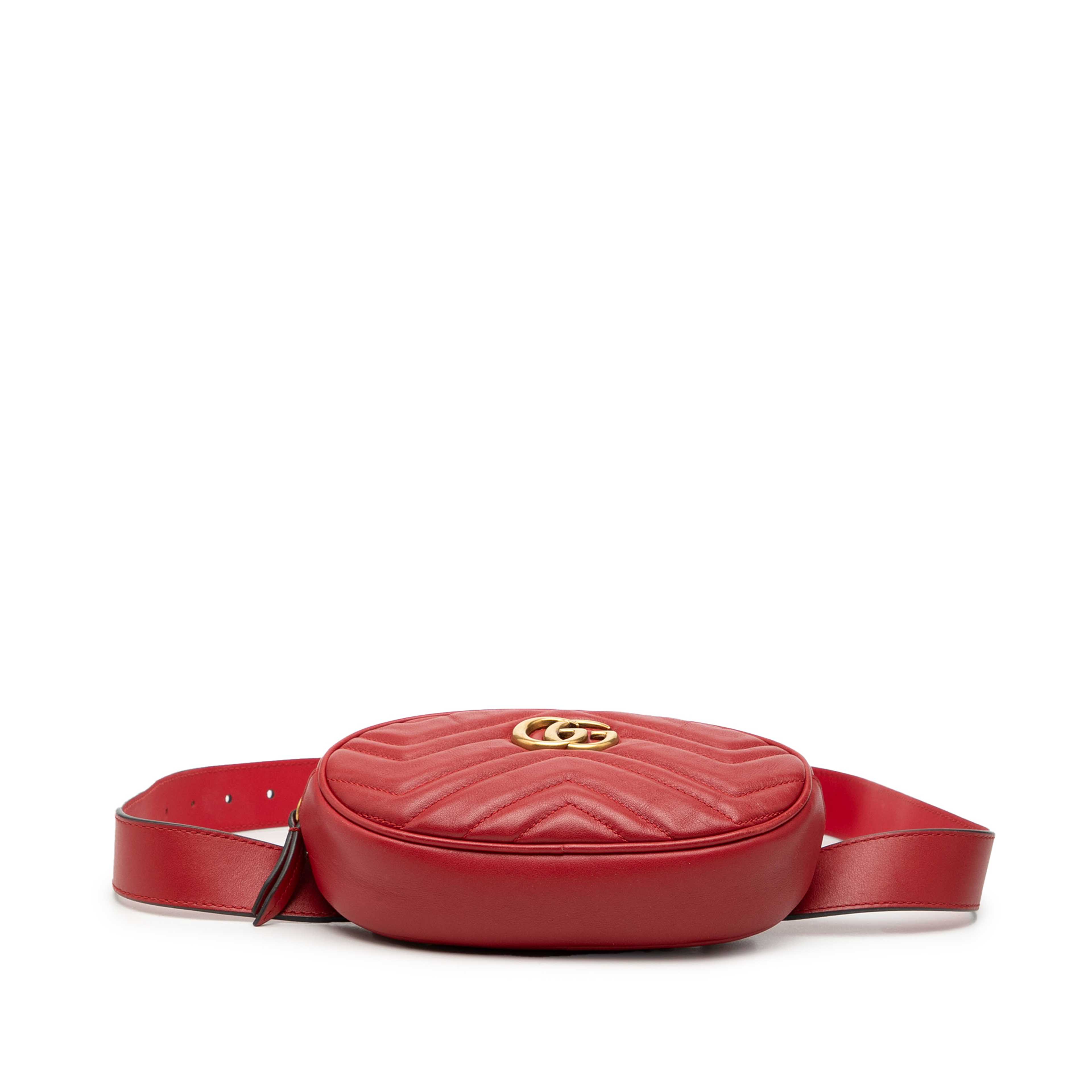 Gucci Gg Marmont Matelasse Leather Belt Bag, från Luxclusif, i färgen red. Klicka för att öppna bilden i stort format