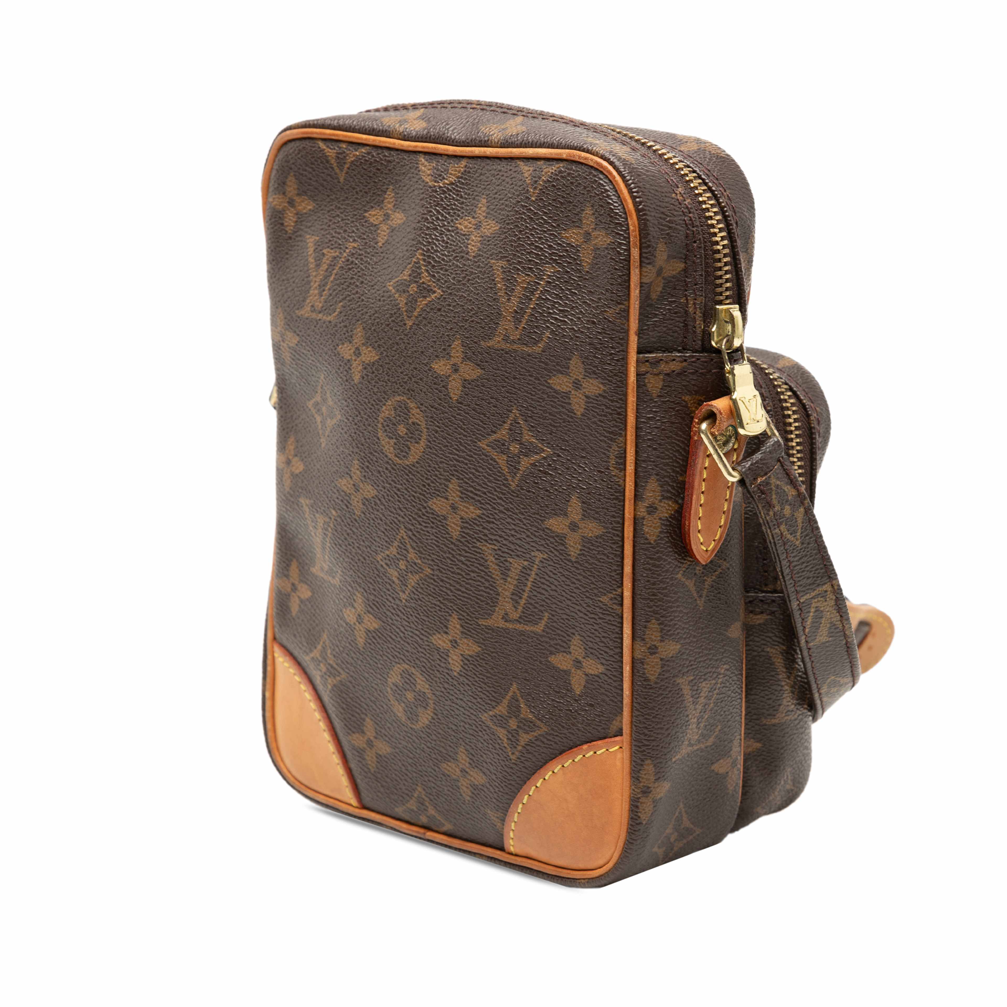 Louis Vuitton Monogram Amazone, från Luxclusif, i färgen brown. Klicka för att öppna bilden i stort format