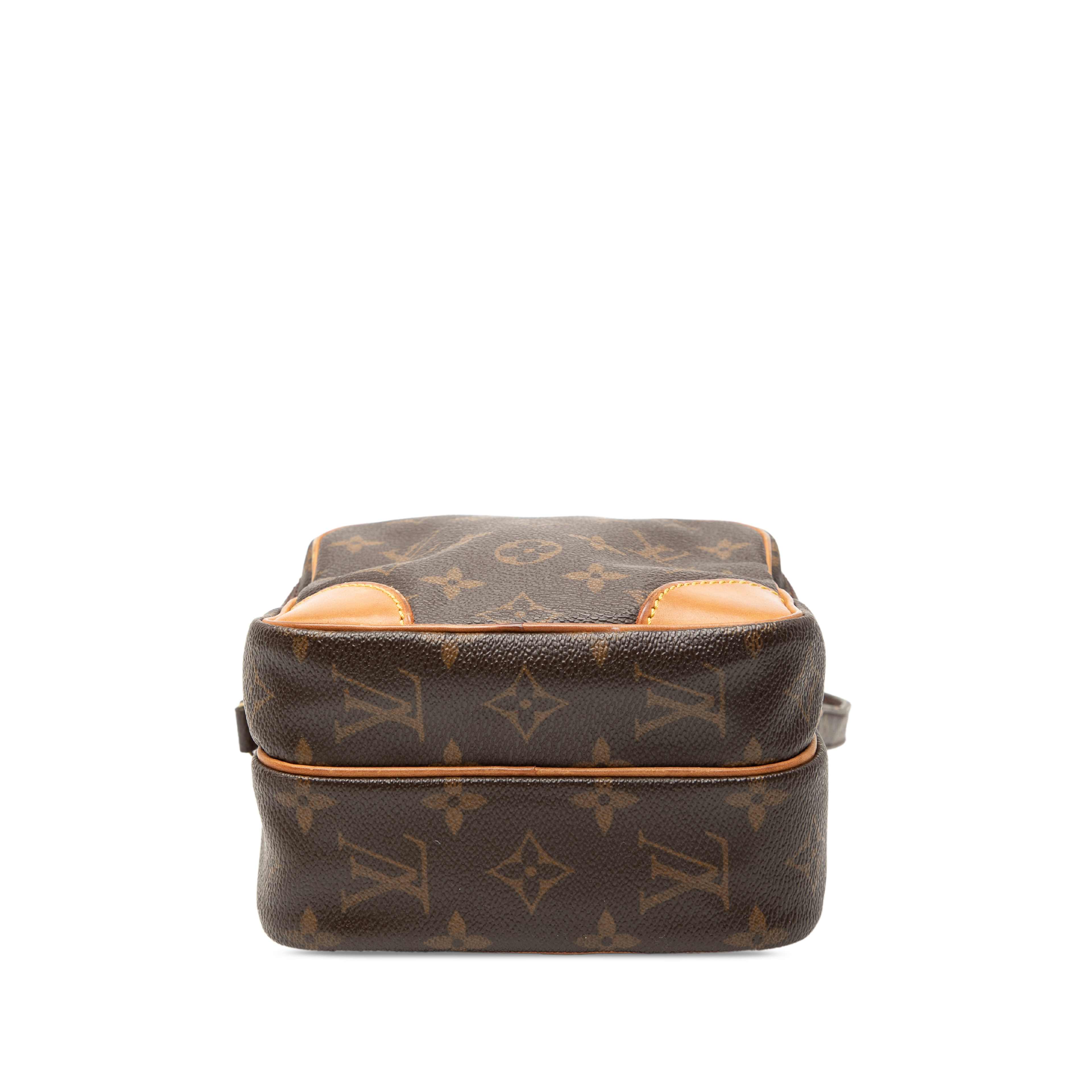 Louis Vuitton Monogram Amazone, från Luxclusif, i färgen brown. Klicka för att öppna bilden i stort format