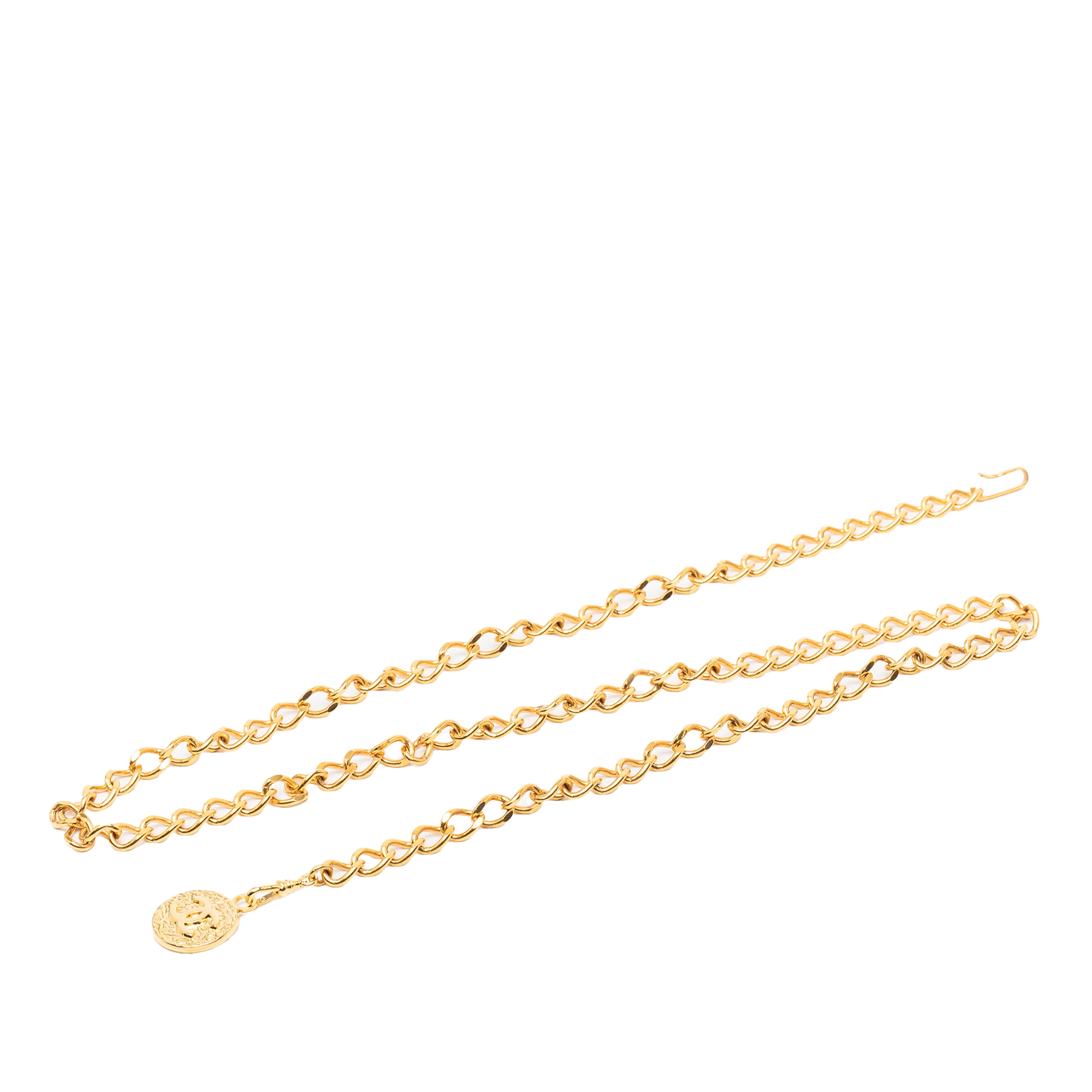 Chanel Gold Plated Cc Medallion Chain Belt, från Luxclusif, i färgen gold. Klicka för att öppna bilden i stort format