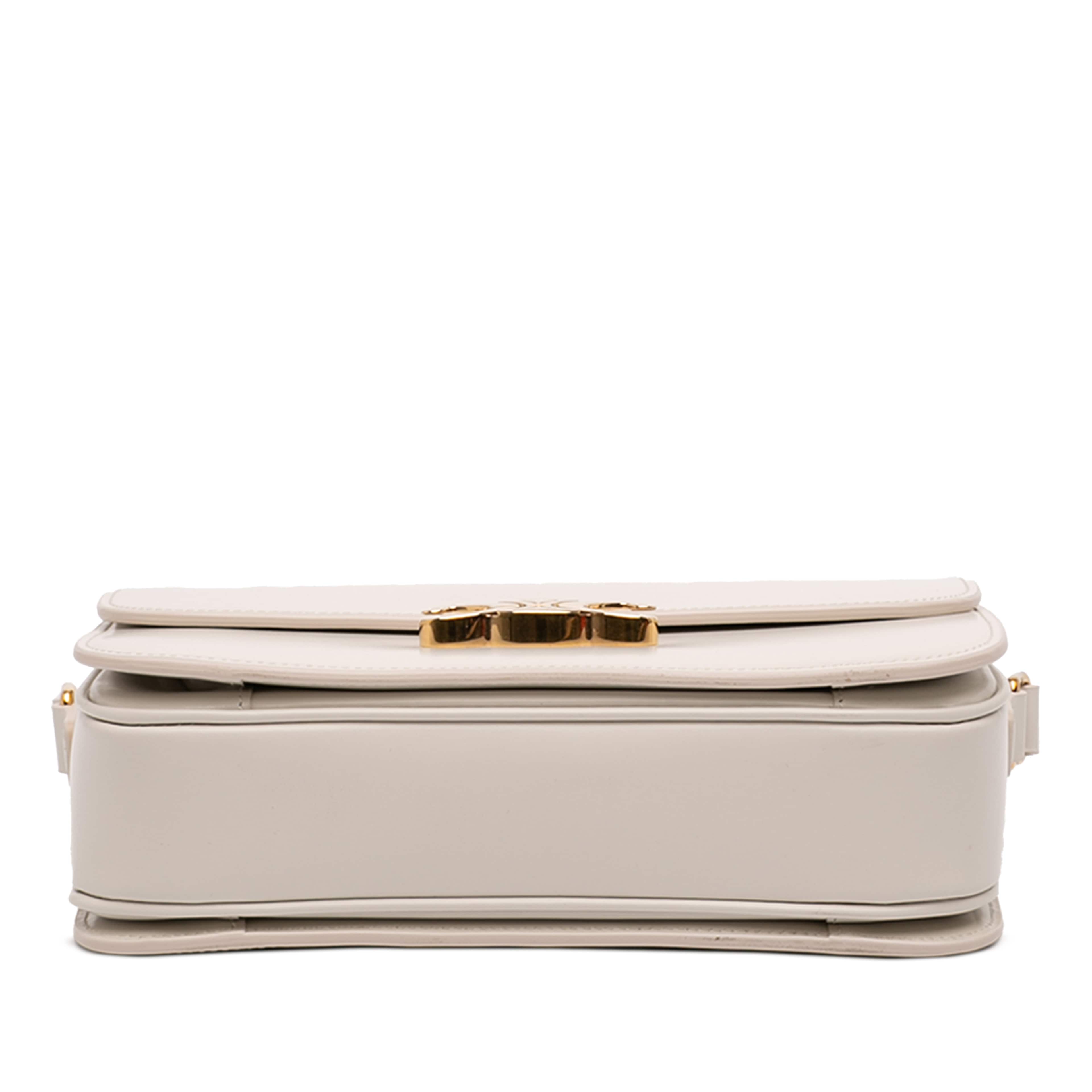 Celine Classique Shiny Calfskin Triomphe Crossbody, från Luxclusif, i färgen white. Klicka för att öppna bilden i stort format
