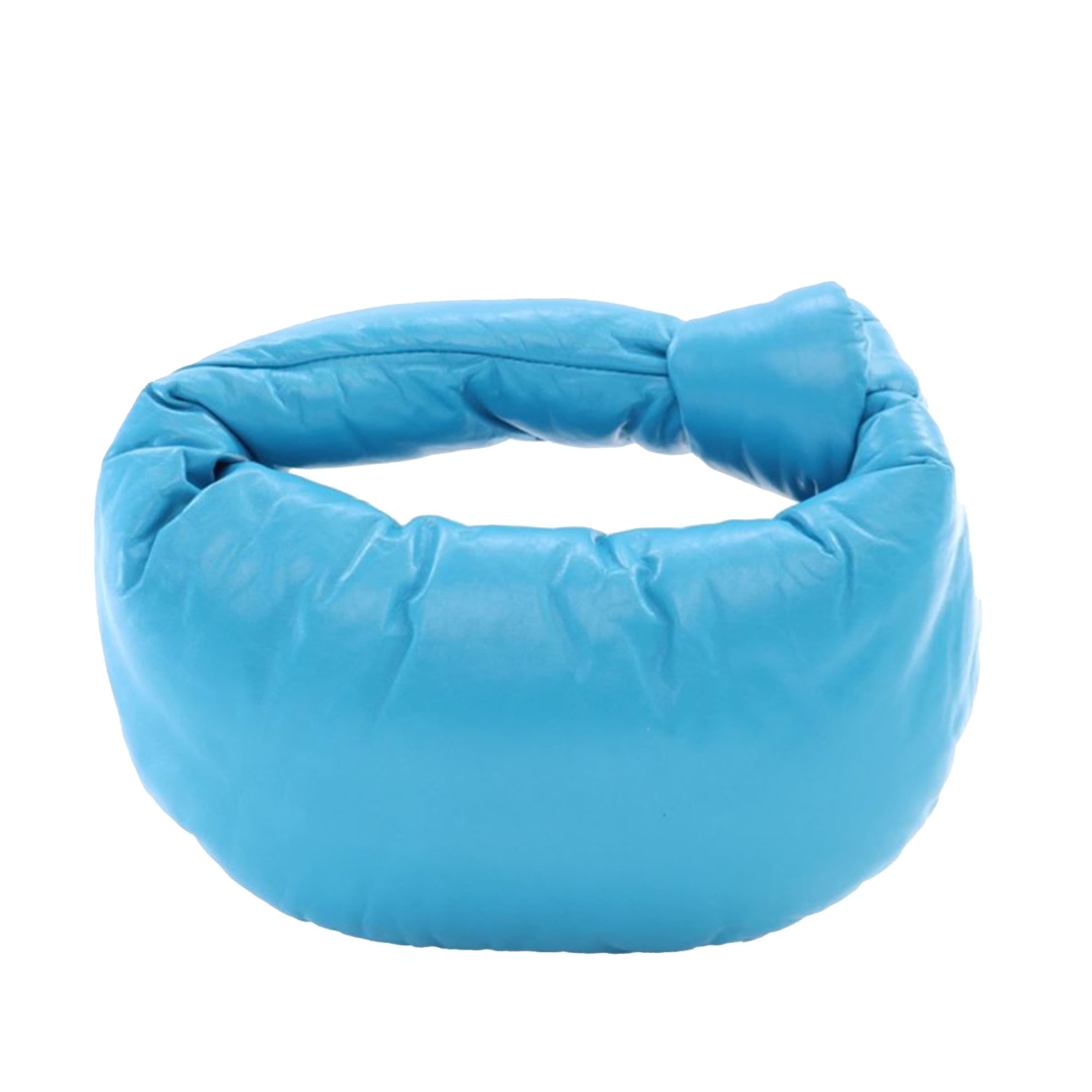 Bottega Veneta Mini Nappa Puffy Jodie, från Luxclusif, i färgen light blue. Klicka för att öppna bilden i stort format