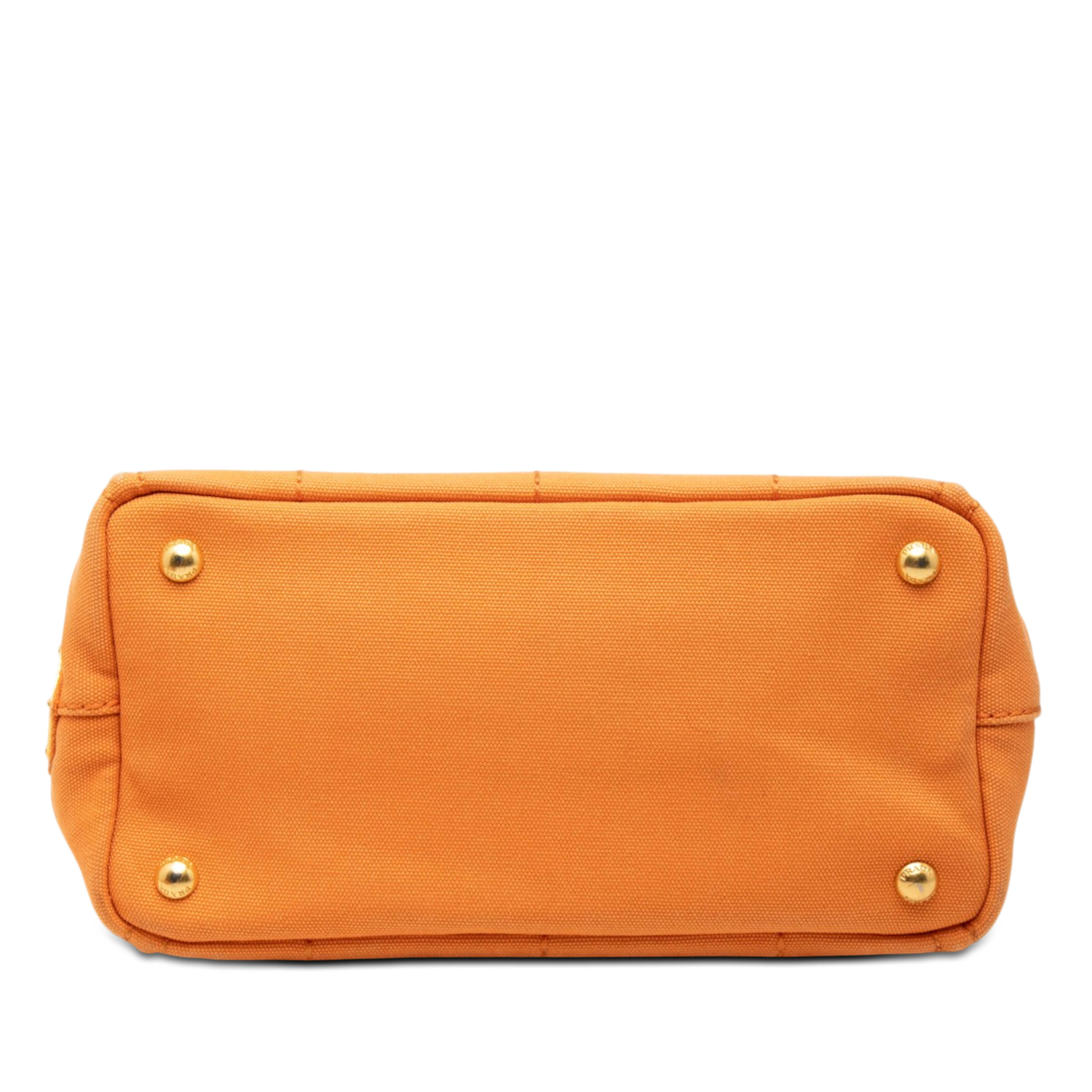 Prada Small Canvas Canapa Logo Satchel, från Luxclusif, i färgen orange. Klicka för att öppna bilden i stort format