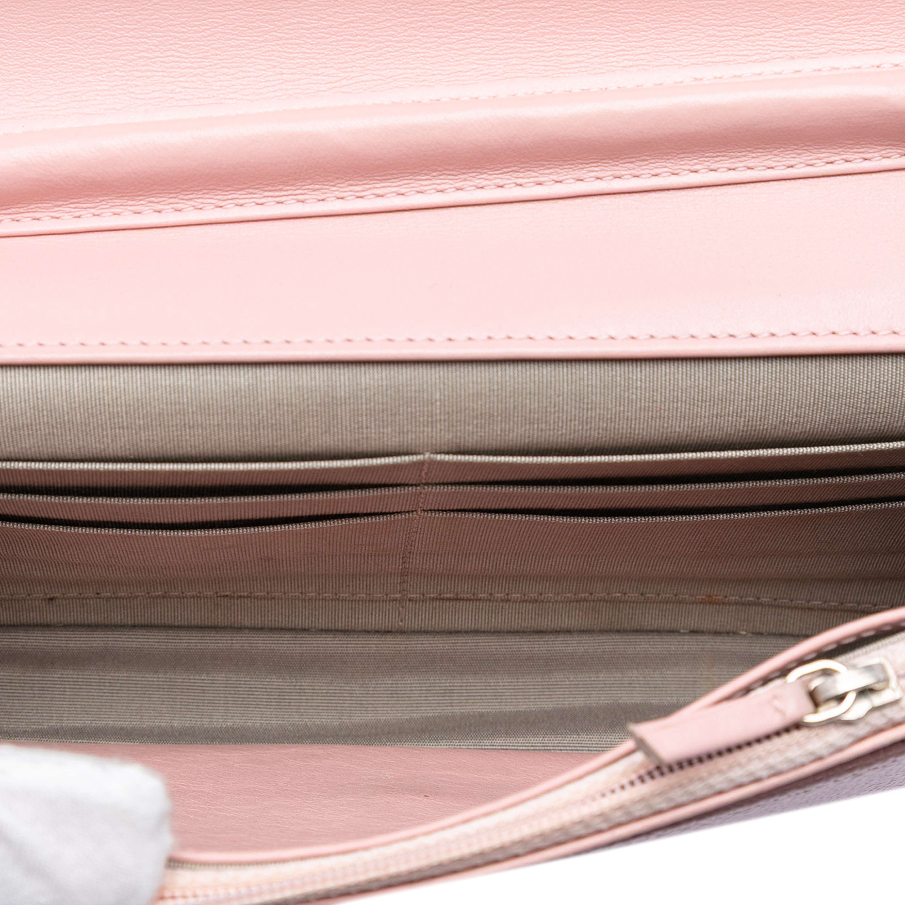 Chanel Cc Caviar Wallet On Chain, från Luxclusif, i färgen light pink. Klicka för att öppna bilden i stort format