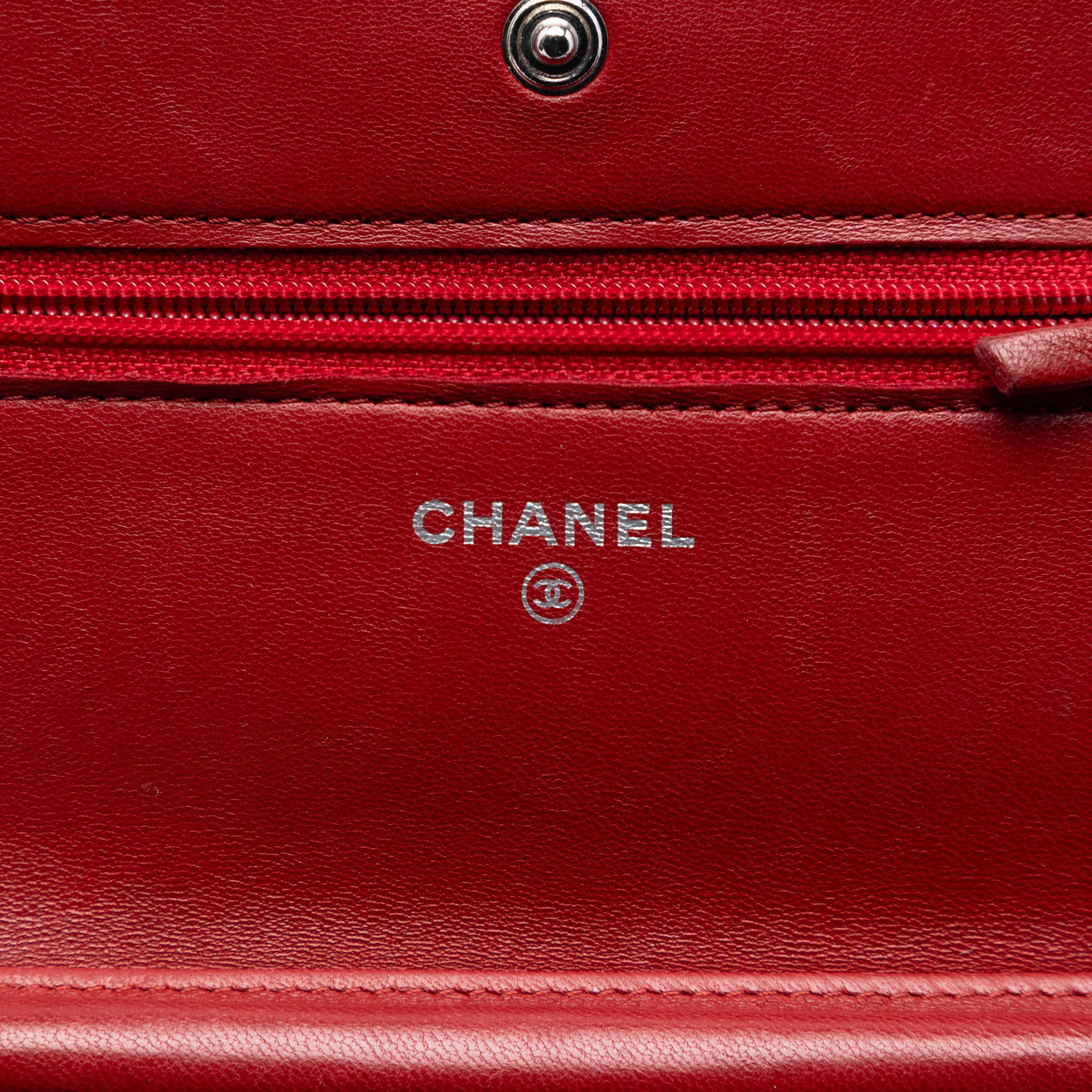 Chanel Cc Quilted Lambskin Wallet On Chain, från Luxclusif, i färgen red. Klicka för att öppna bilden i stort format