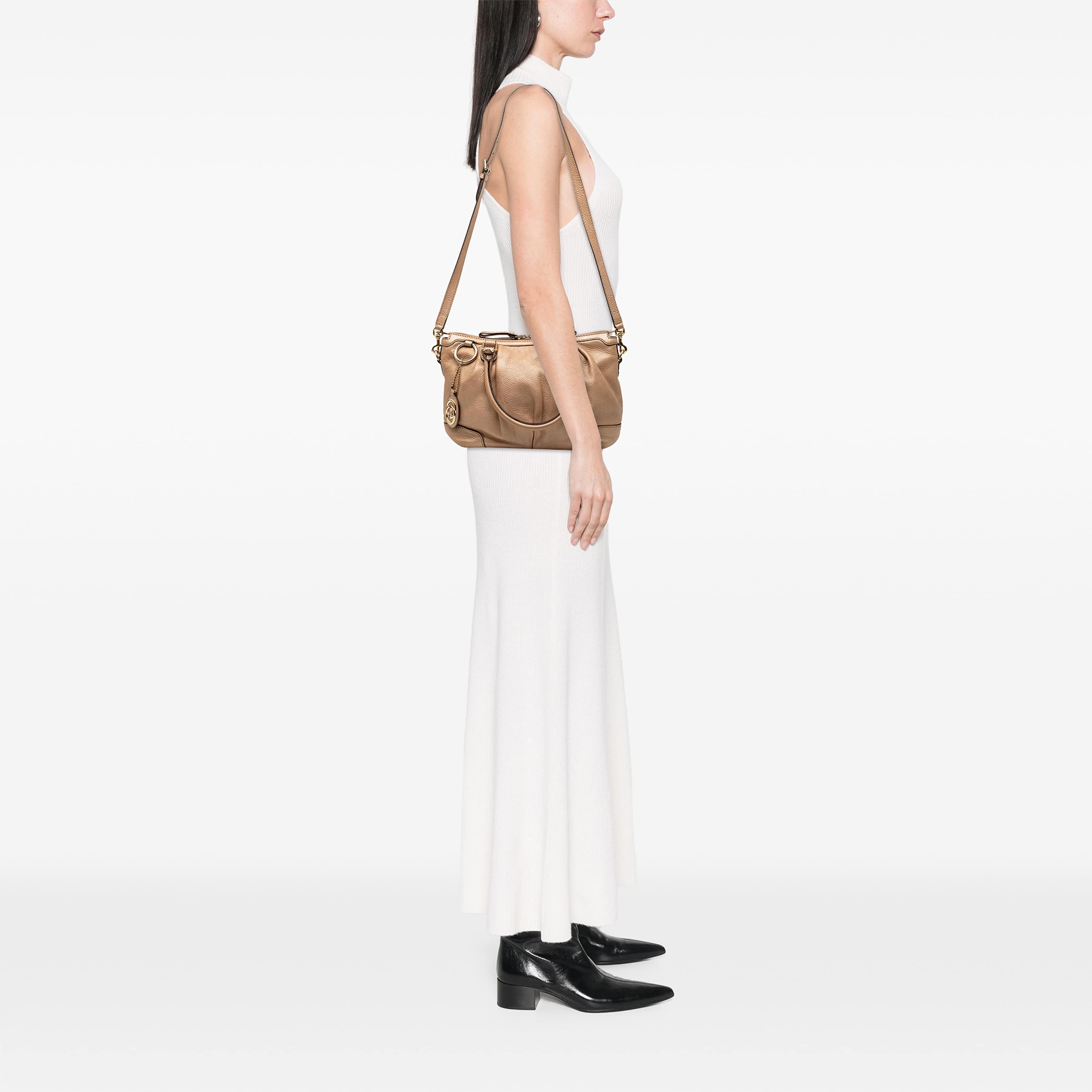 Gucci Calfskin Sukey Satchel, från Luxclusif, i färgen guld. Klicka för att öppna bilden i stort format