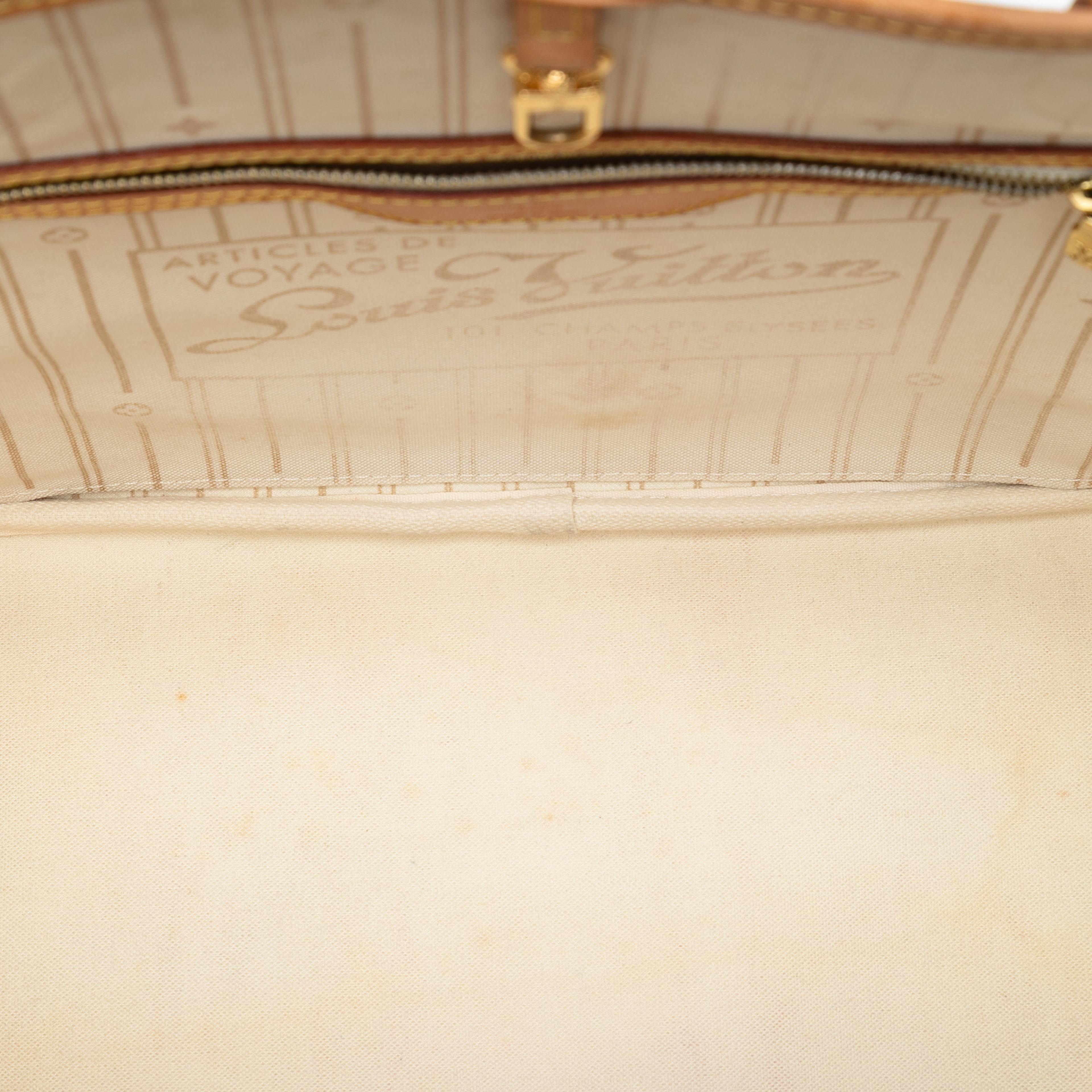 Louis Vuitton Damier Azur Neverfull Mm, från Luxclusif, i färgen white. Klicka för att öppna bilden i stort format