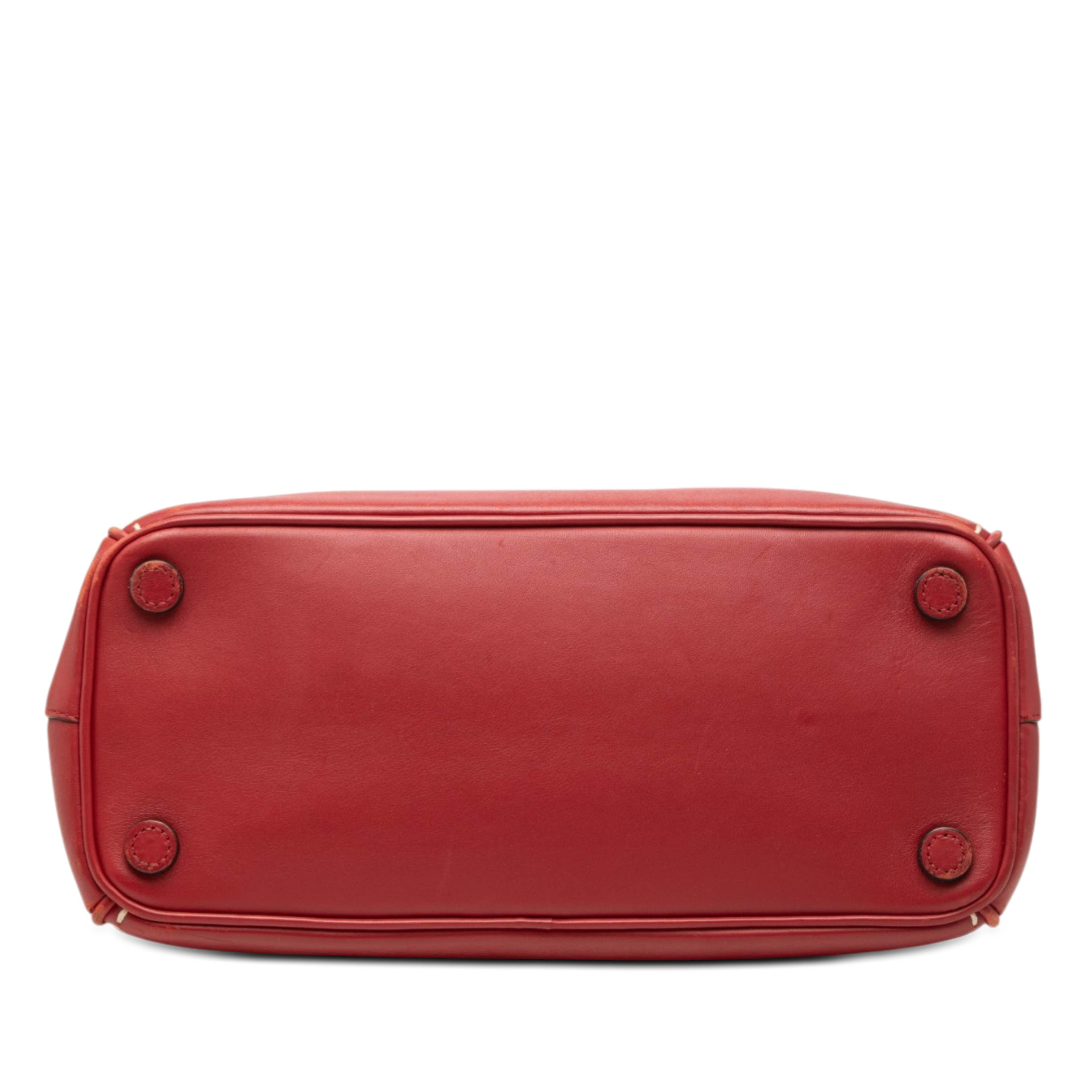 Prada Small City Calf Hand Stitched Galleria Double Zip Satchel, från Luxclusif, i färgen röd. Klicka för att öppna bilden i stort format
