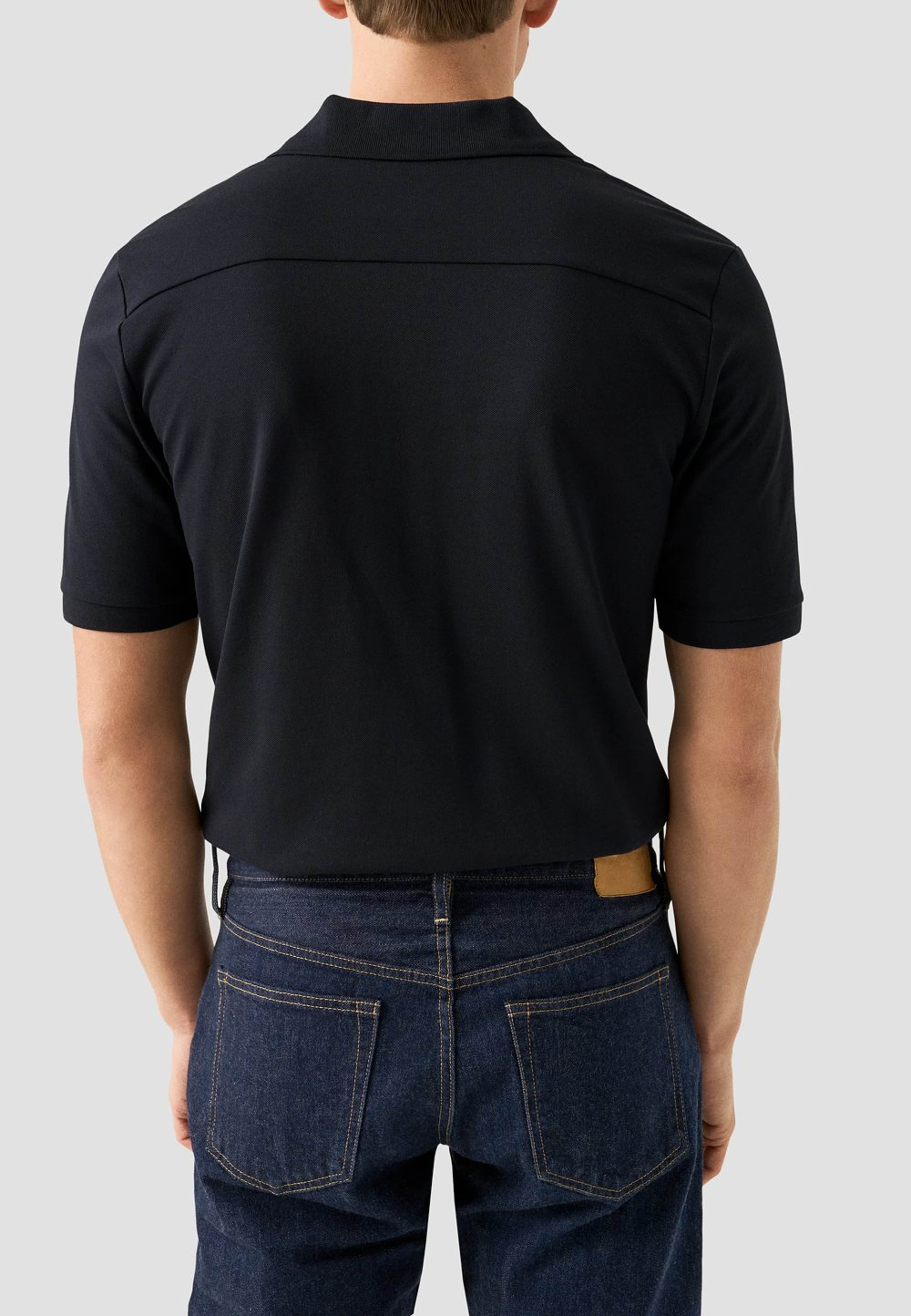 Piqué I Pima-bomull, från Eton, i färgen navy blue. Klicka för att öppna bilden i stort format