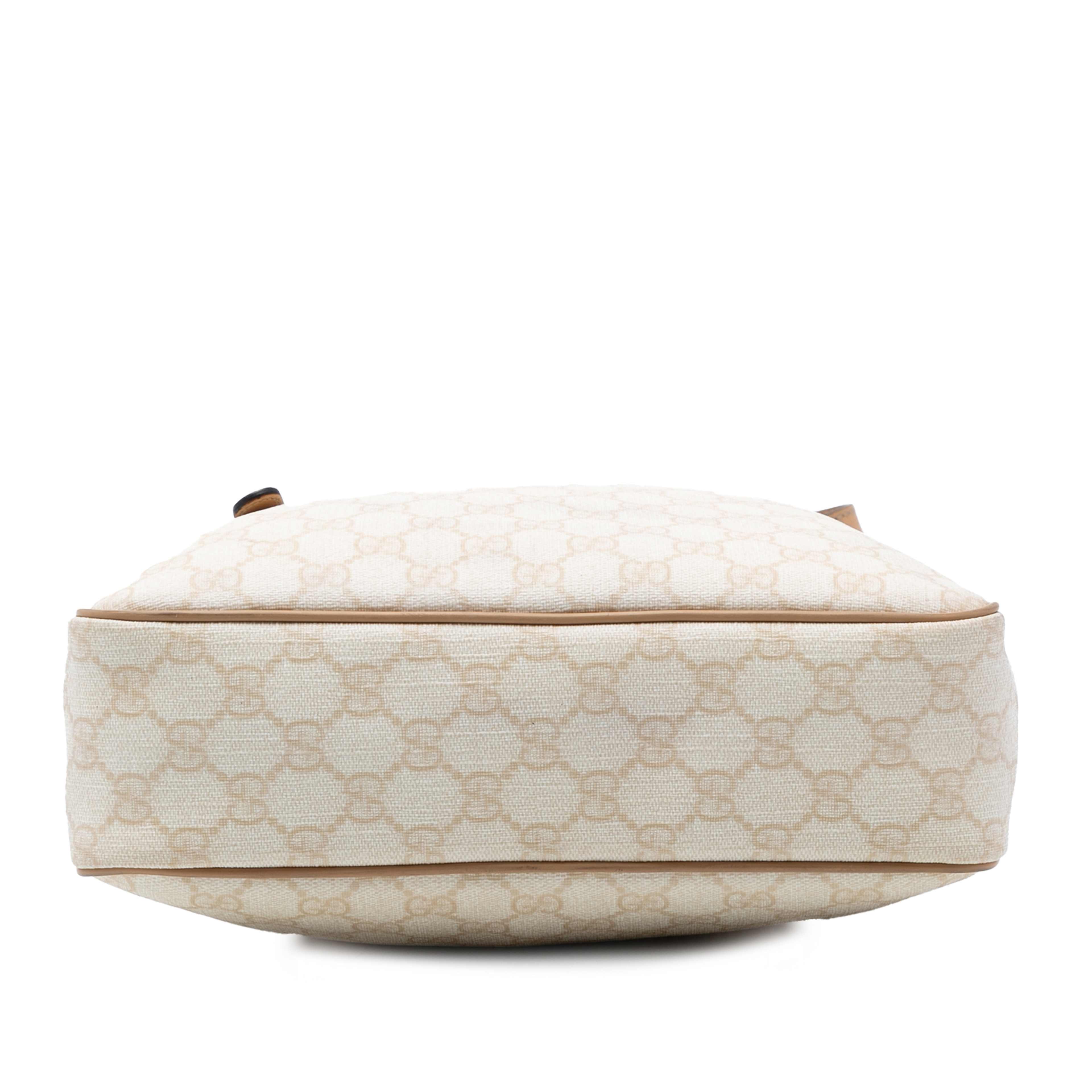 Gucci Gg Supreme Crossbody, från Luxclusif, i färgen light beige. Klicka för att öppna bilden i stort format