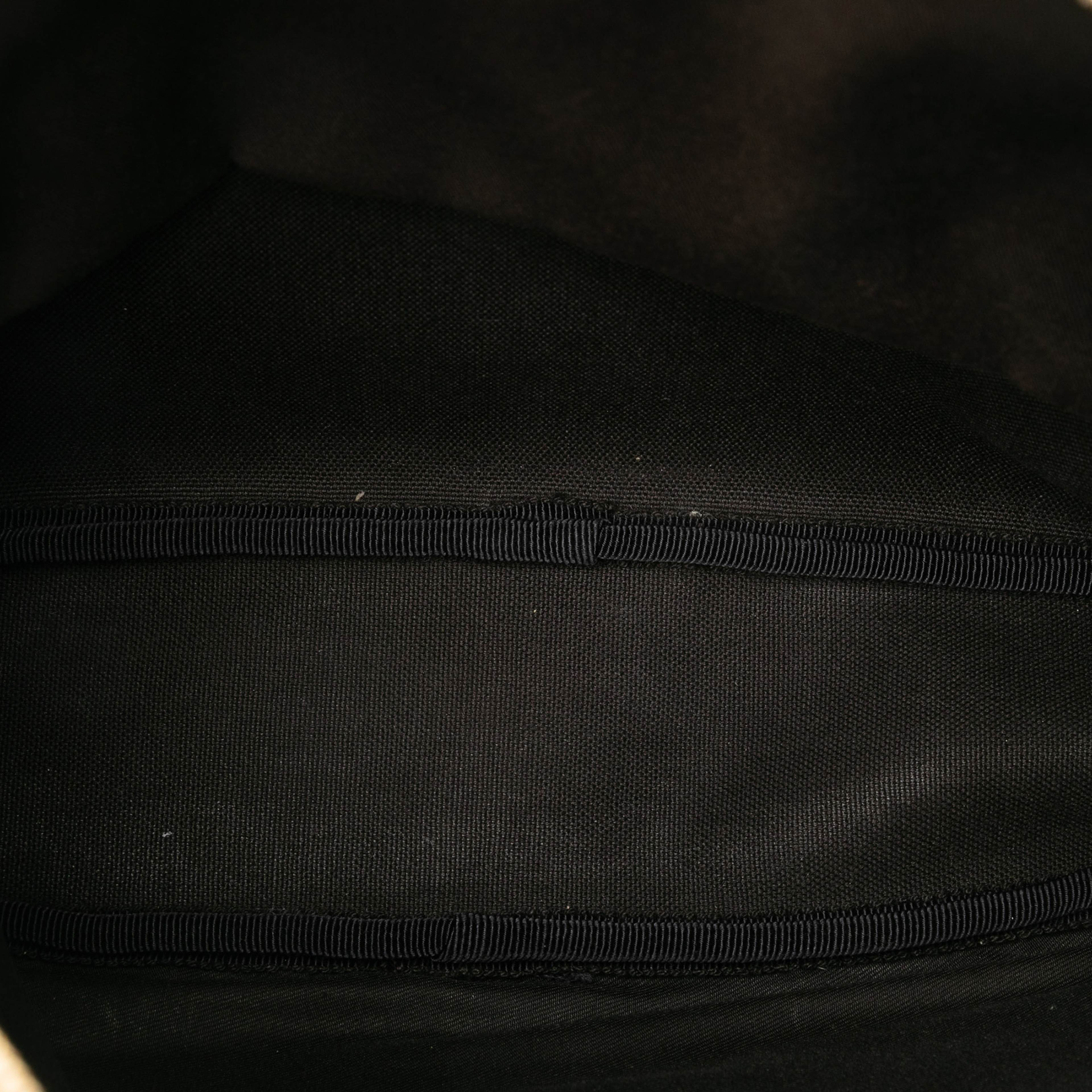 Gucci Gg Supreme Crossbody, från Luxclusif, i färgen light beige. Klicka för att öppna bilden i stort format