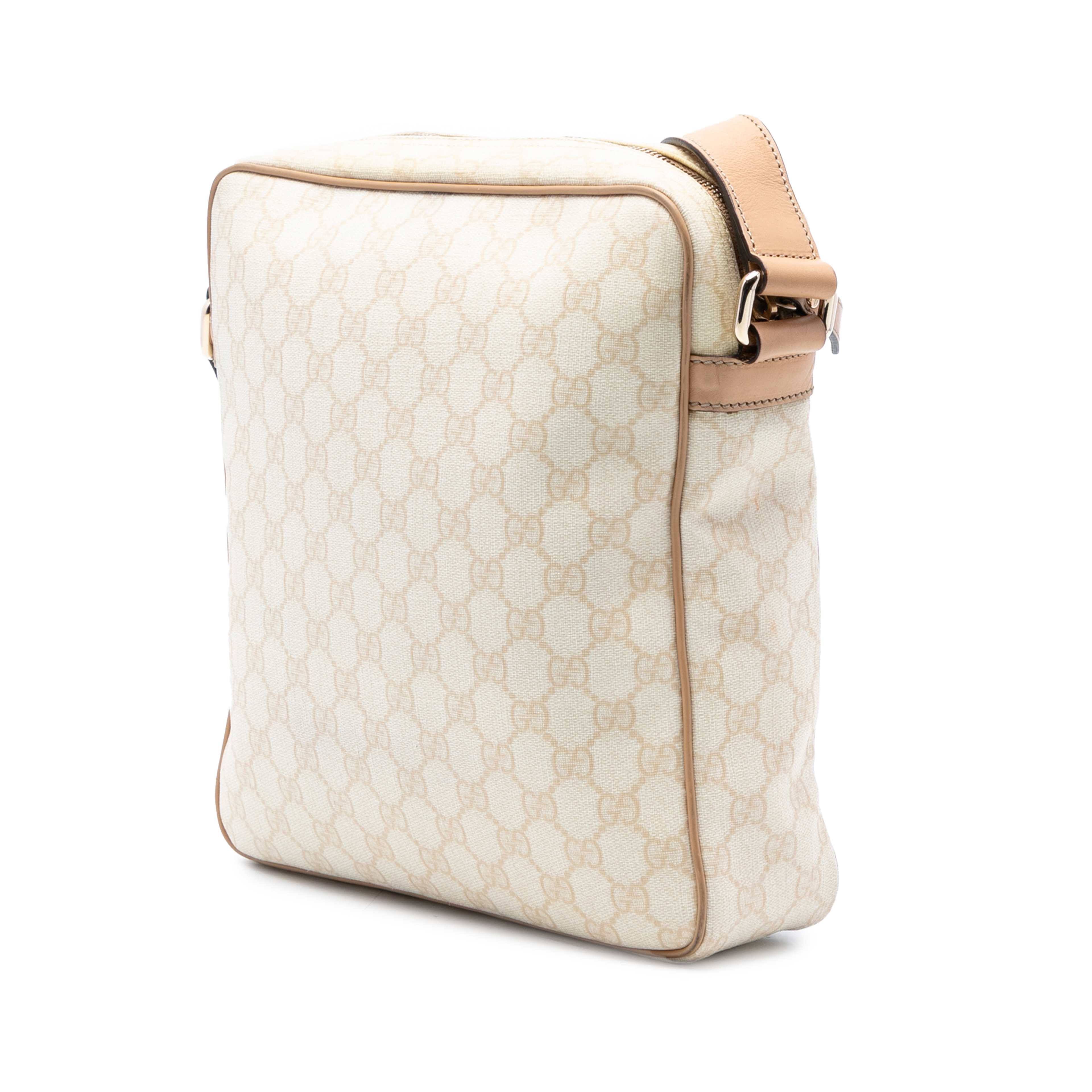 Gucci Gg Supreme Crossbody, från Luxclusif, i färgen light beige. Klicka för att öppna bilden i stort format