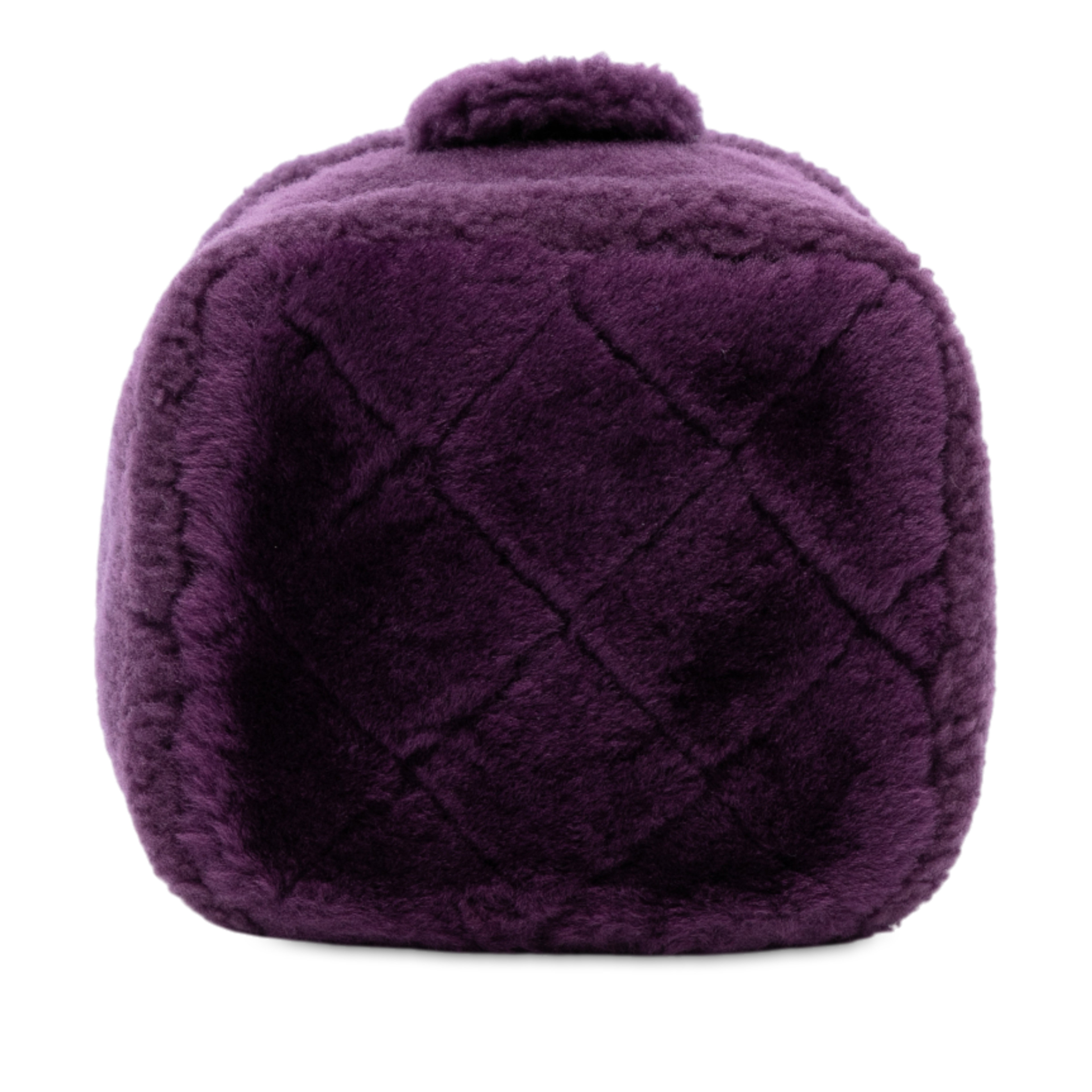 Chanel Small Quilted Shearling Vanity Case, från Luxclusif, i färgen violet. Klicka för att öppna bilden i stort format