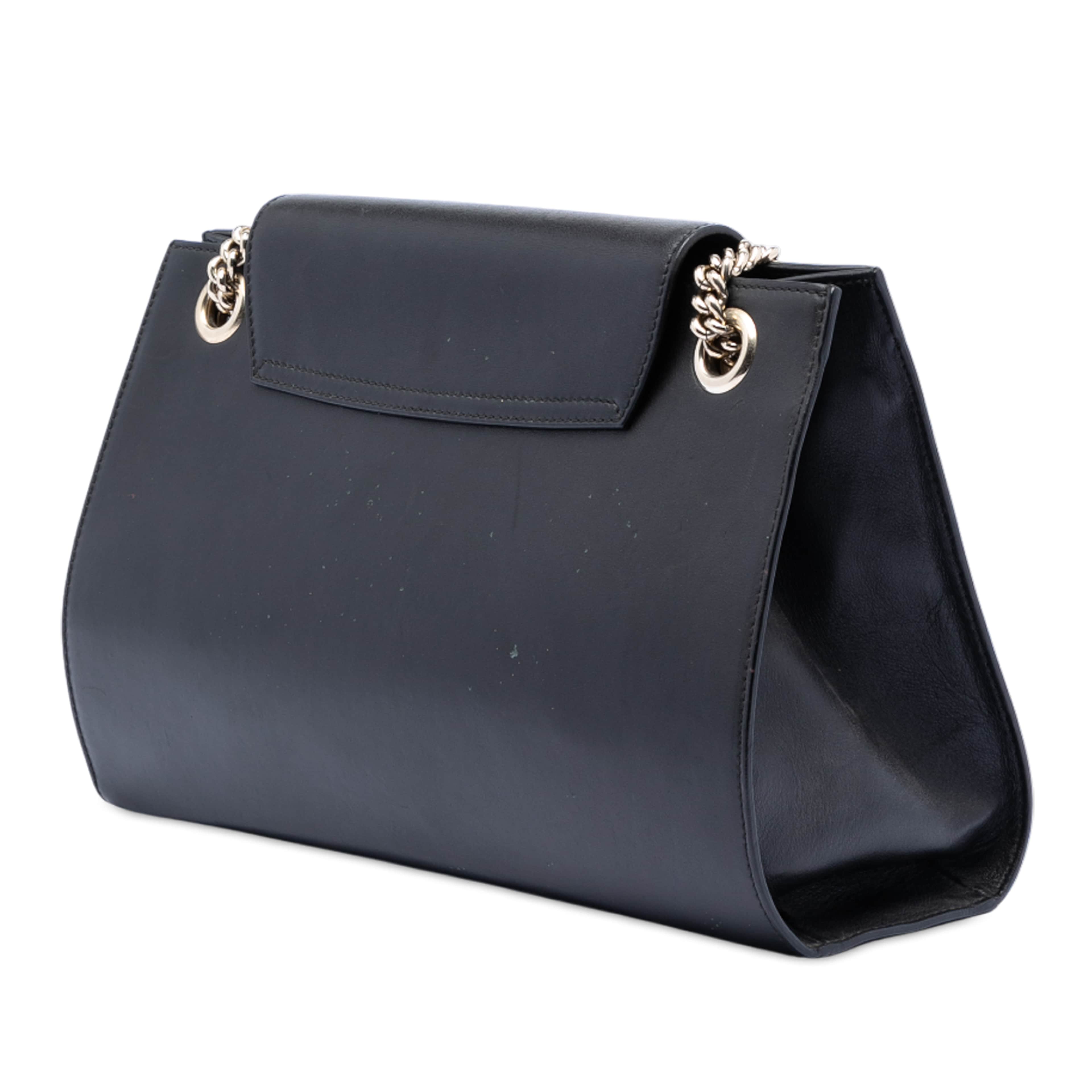 Gucci Large Calfskin Emily Shoulder Bag, från Luxclusif, i färgen svart. Klicka för att öppna bilden i stort format