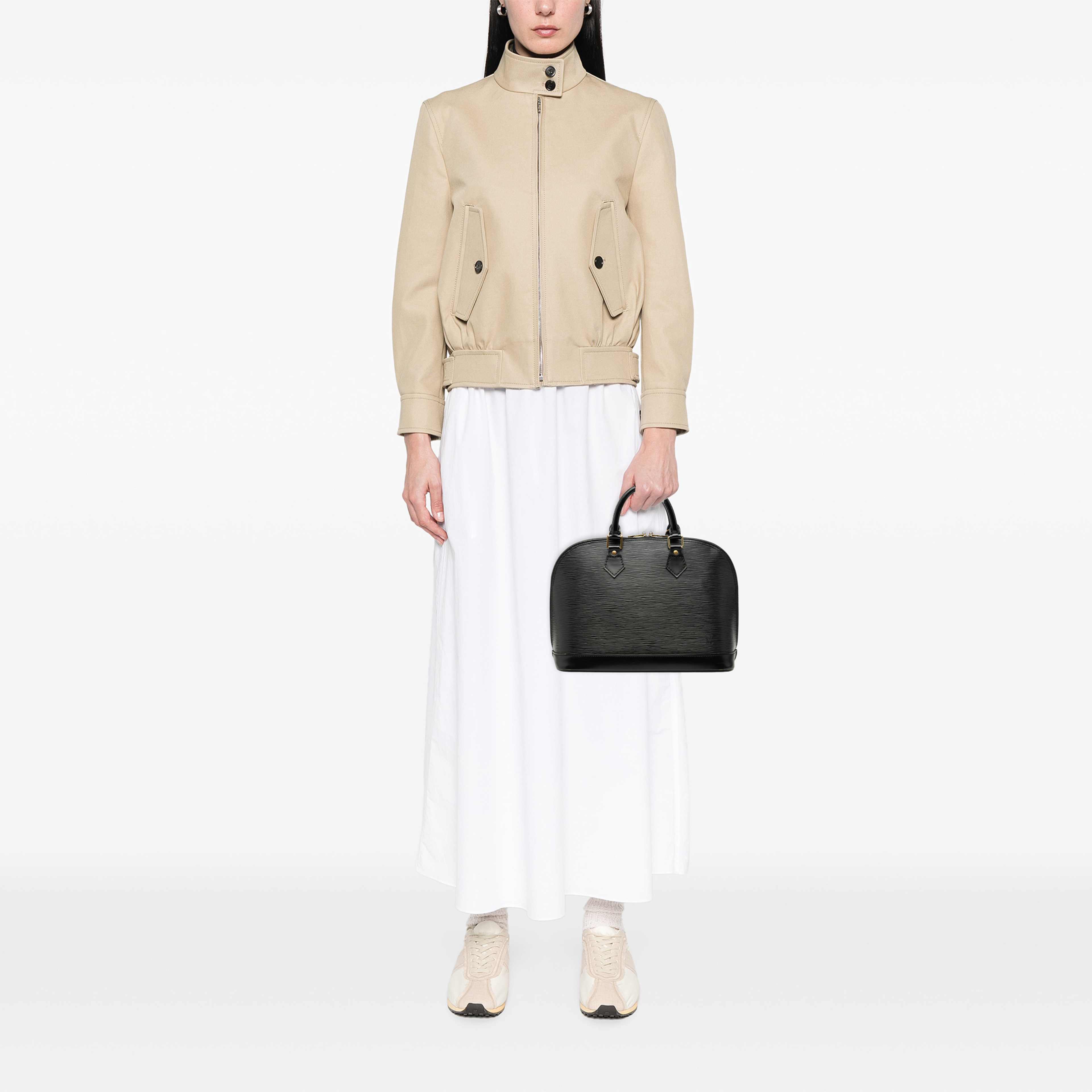 Louis Vuitton Epi Alma Pm, från Luxclusif, i färgen svart. Klicka för att öppna bilden i stort format