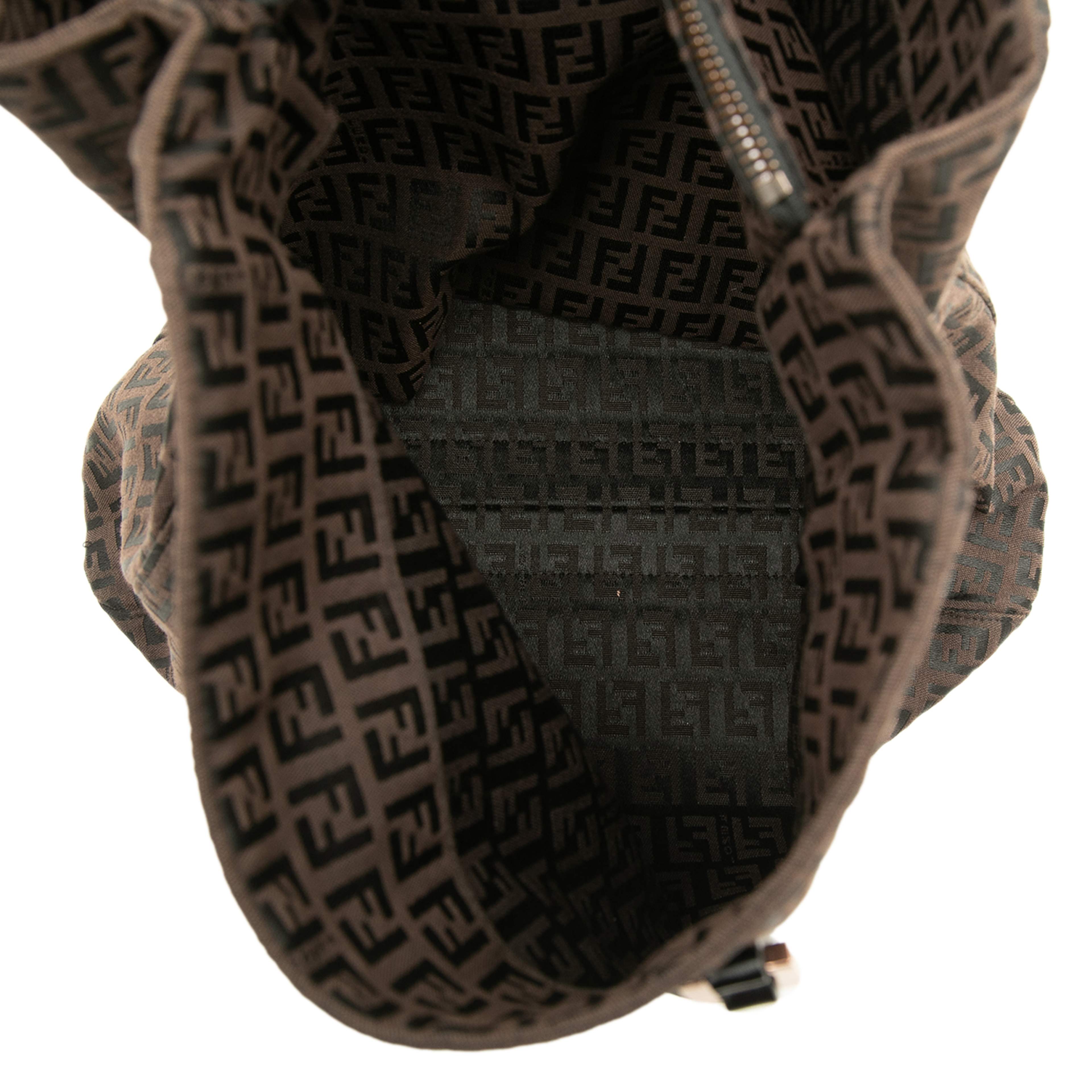 Fendi Zucchino Canvas Tote, från Luxclusif, i färgen brun. Klicka för att öppna bilden i stort format