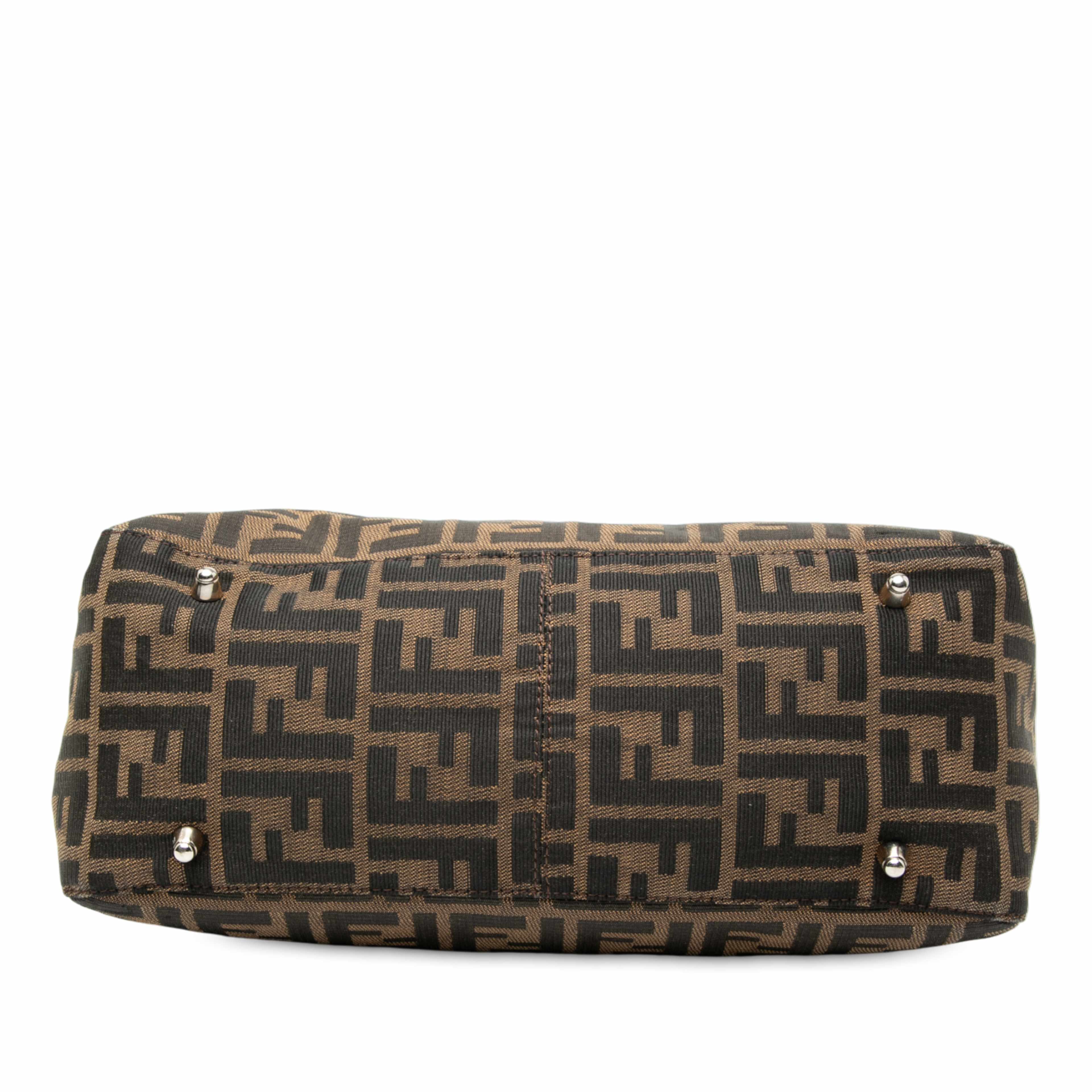 Fendi Small Zucca Canvas Twins Tote, från Luxclusif, i färgen brown. Klicka för att öppna bilden i stort format